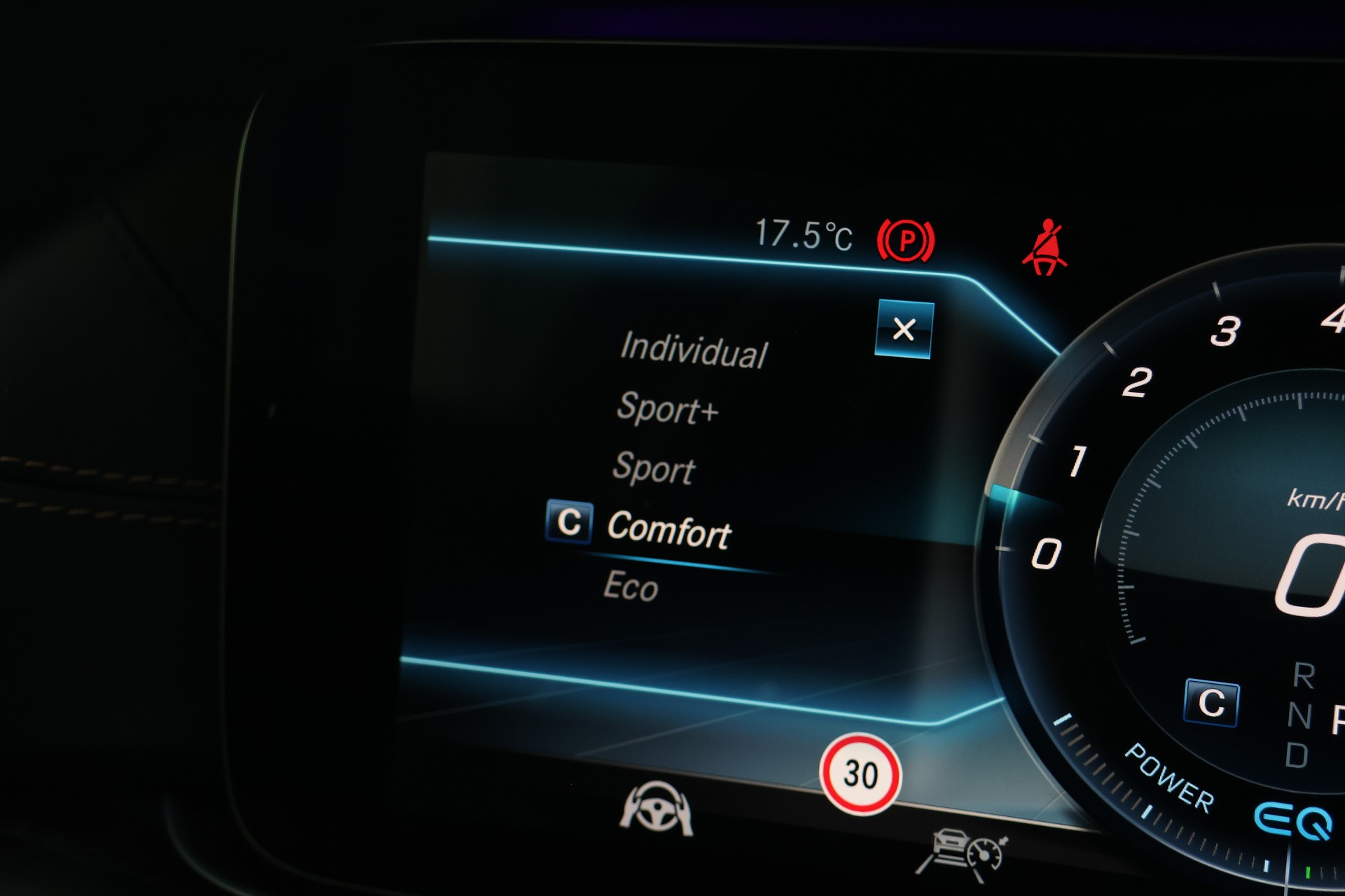 MERCEDES-BENZ CLS 450 4Matic Edition 1 AMG Line-image-30