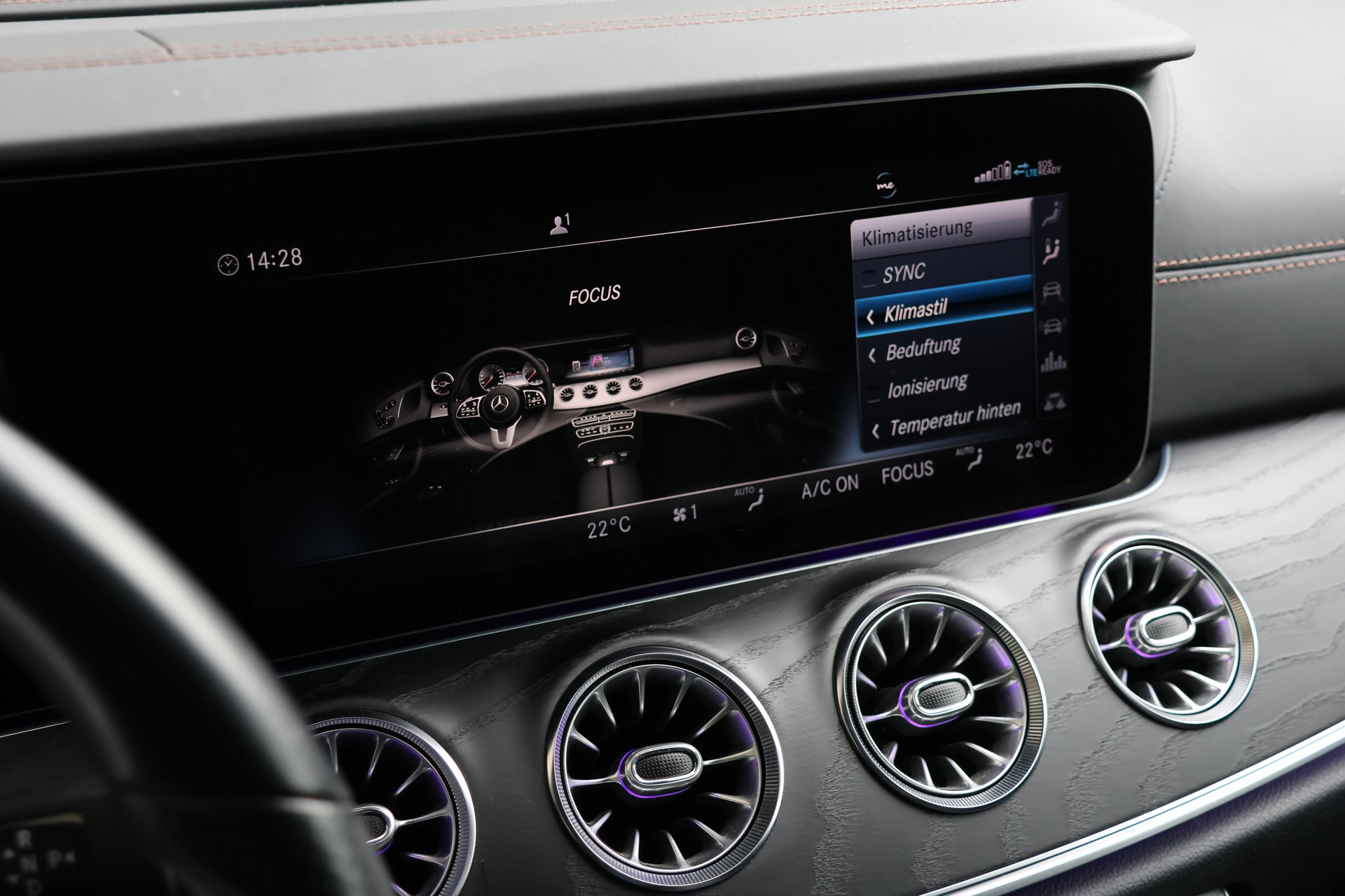 MERCEDES-BENZ CLS 450 4Matic Edition 1 AMG Line-image-23