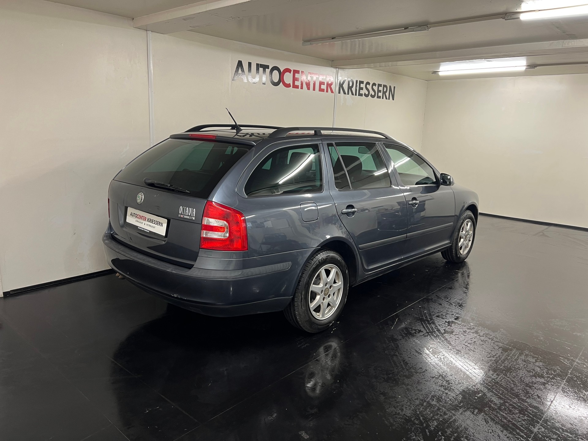 SKODA Octavia 1.9 TDI Swiss Ice Hockey 4x4-image-4