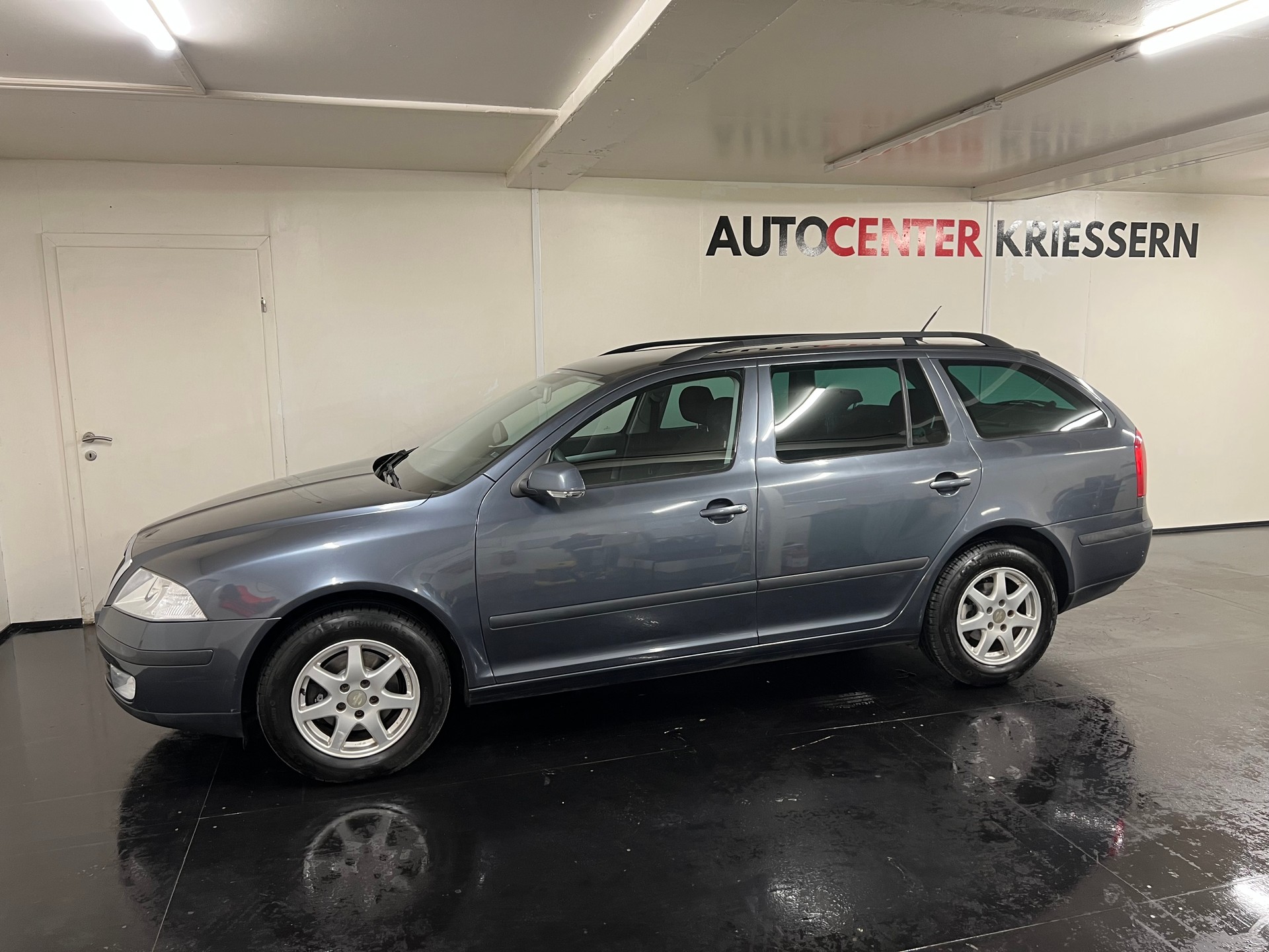 SKODA Octavia 1.9 TDI Swiss Ice Hockey 4x4-image-7