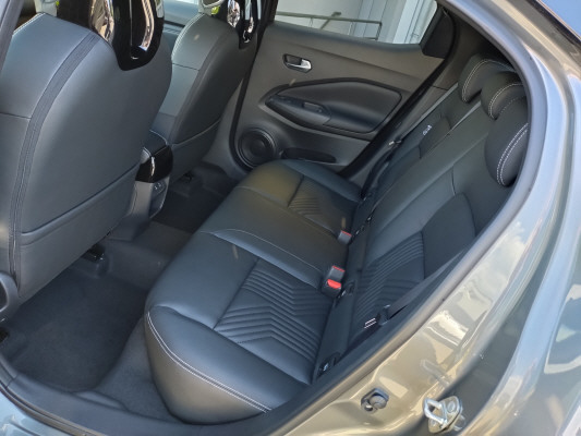 NISSAN Juke 1.6 Hybrid Tekna-image-9