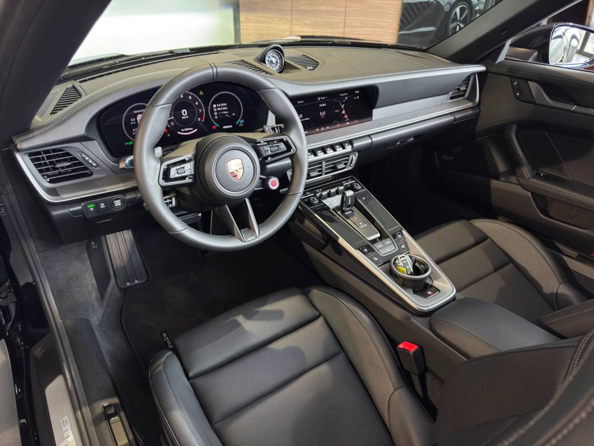 PORSCHE 911 Carrera Cabriolet-showroom-element-3