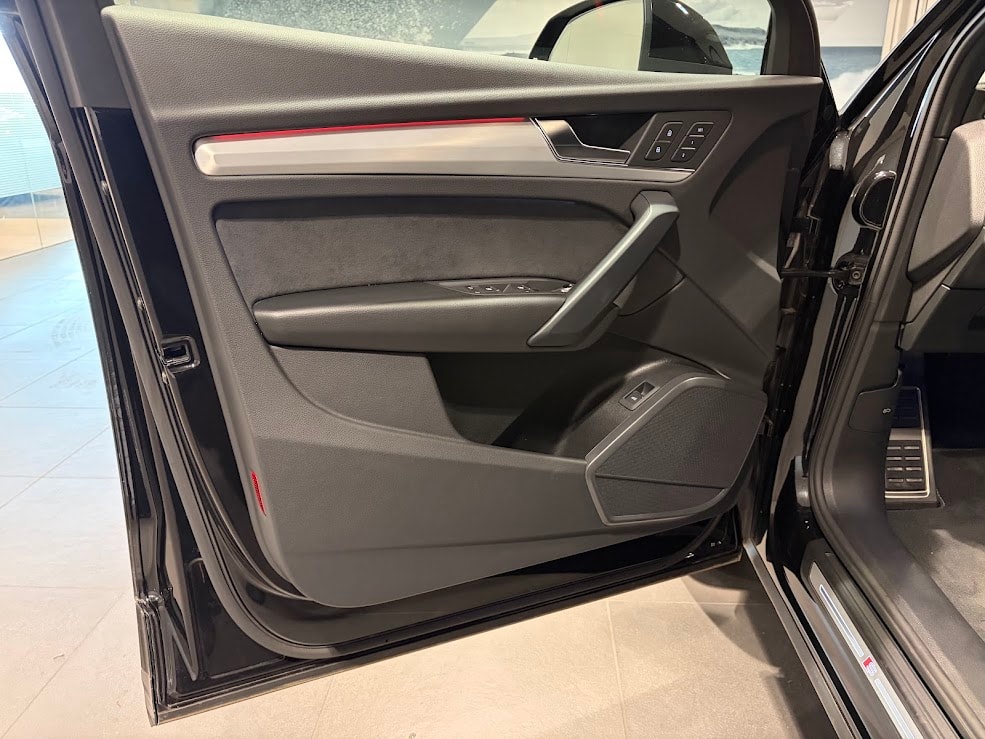 AUDI Q5 40 TDI S-line quattro S-tronic-image-2