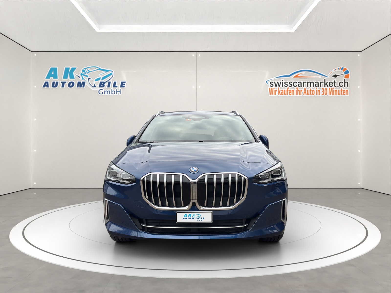 BMW 230e xDrive Active Tourer Luxury Line-showroom-element-2