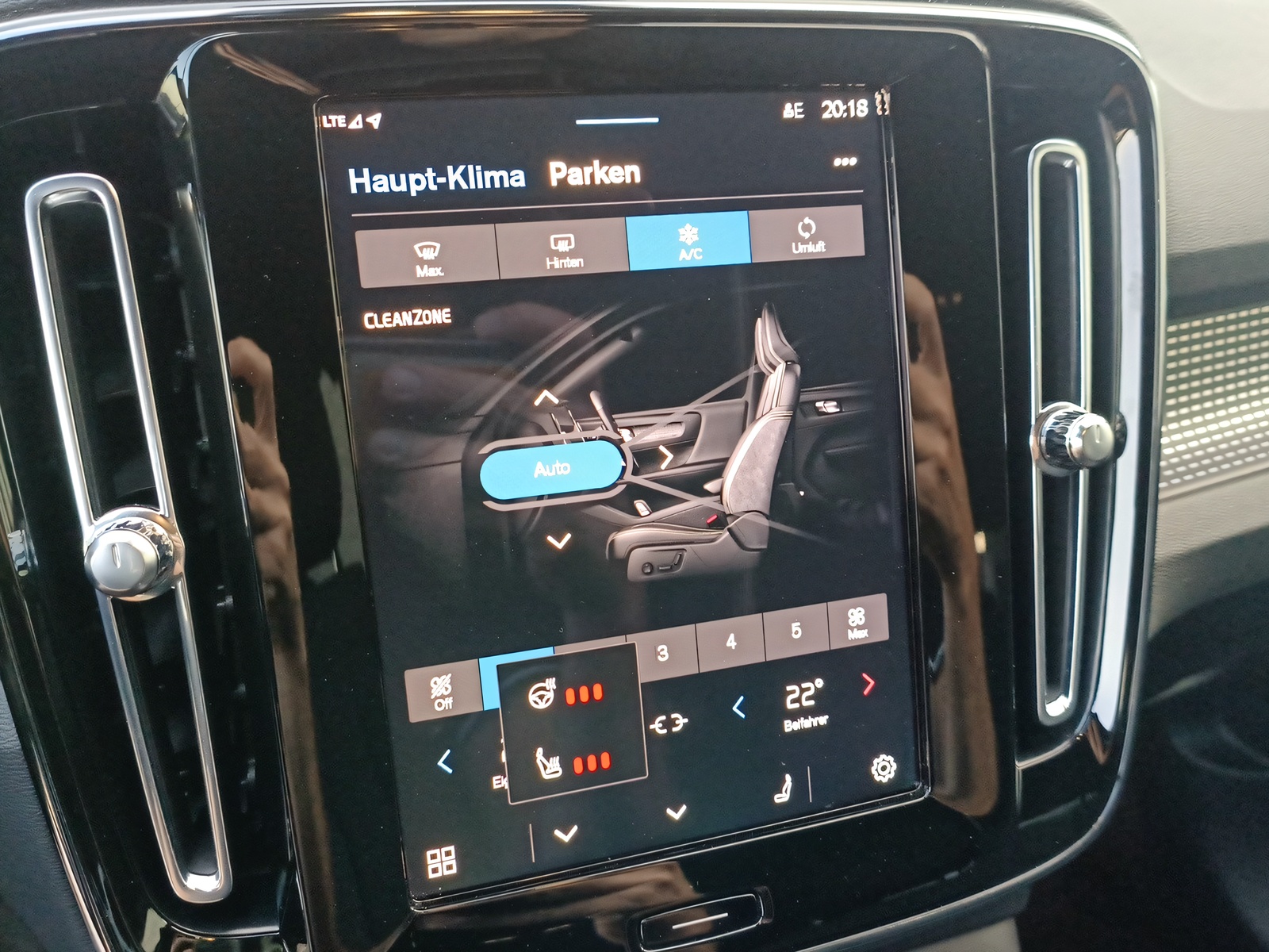 VOLVO XC40 Recharge-image-19
