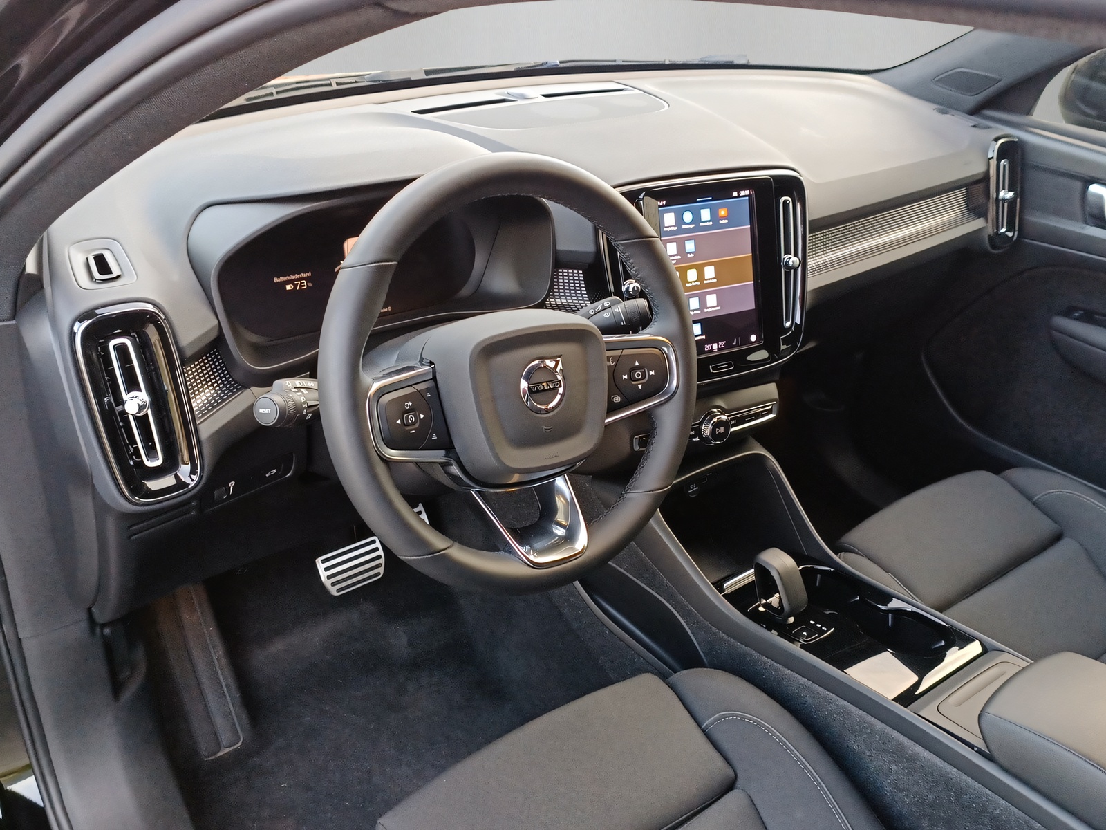VOLVO XC40 Recharge-image-11