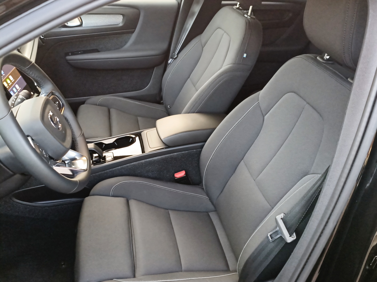 VOLVO XC40 Recharge-image-13