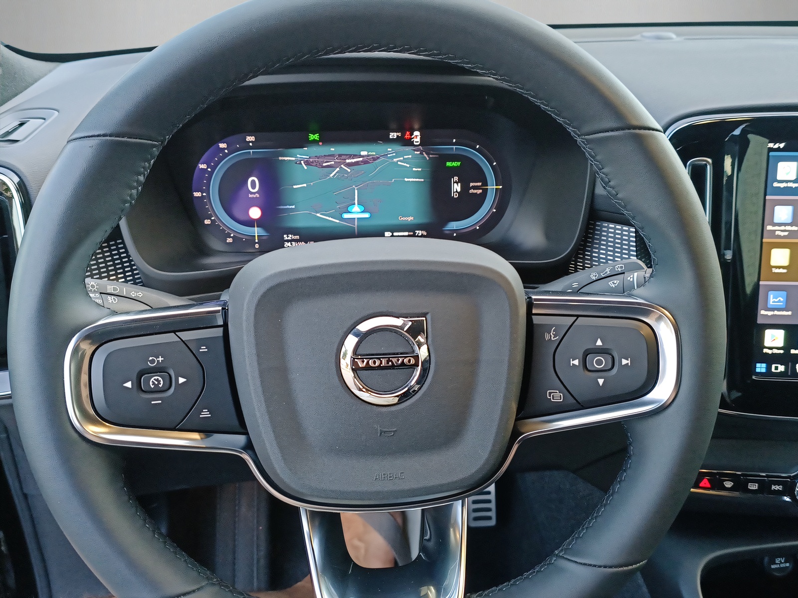 VOLVO XC40 Recharge-image-17