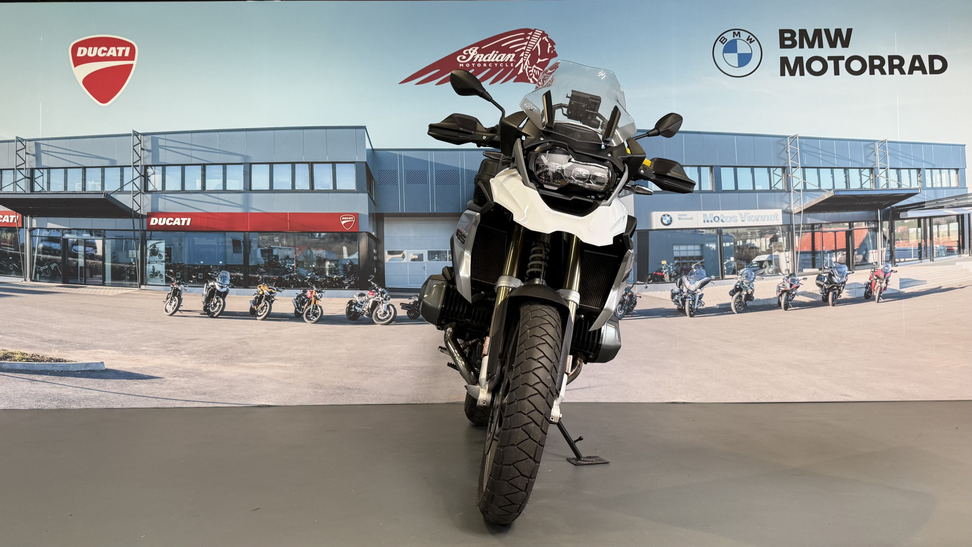 BMW R 1250 GS Top case GIVI inclus-showroom-element-1