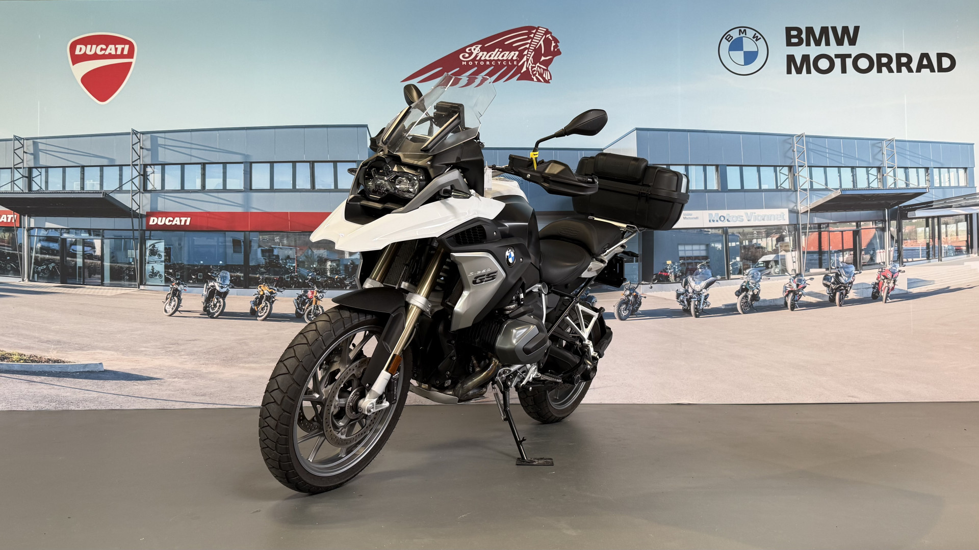 BMW R 1250 GS Top case GIVI inclus-showroom-element-2