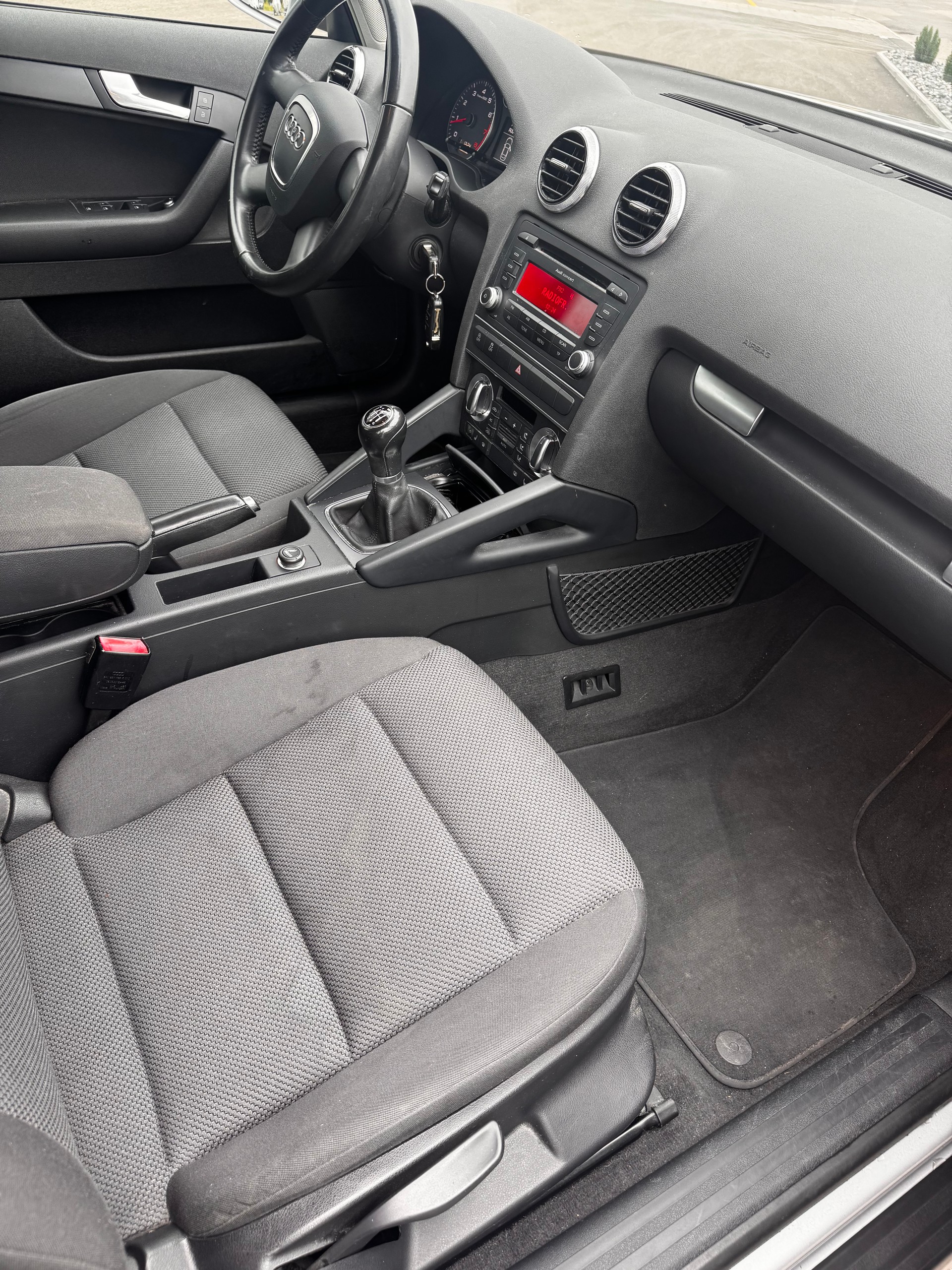 AUDI A3 Sportback 1.4 TFSI-image-5