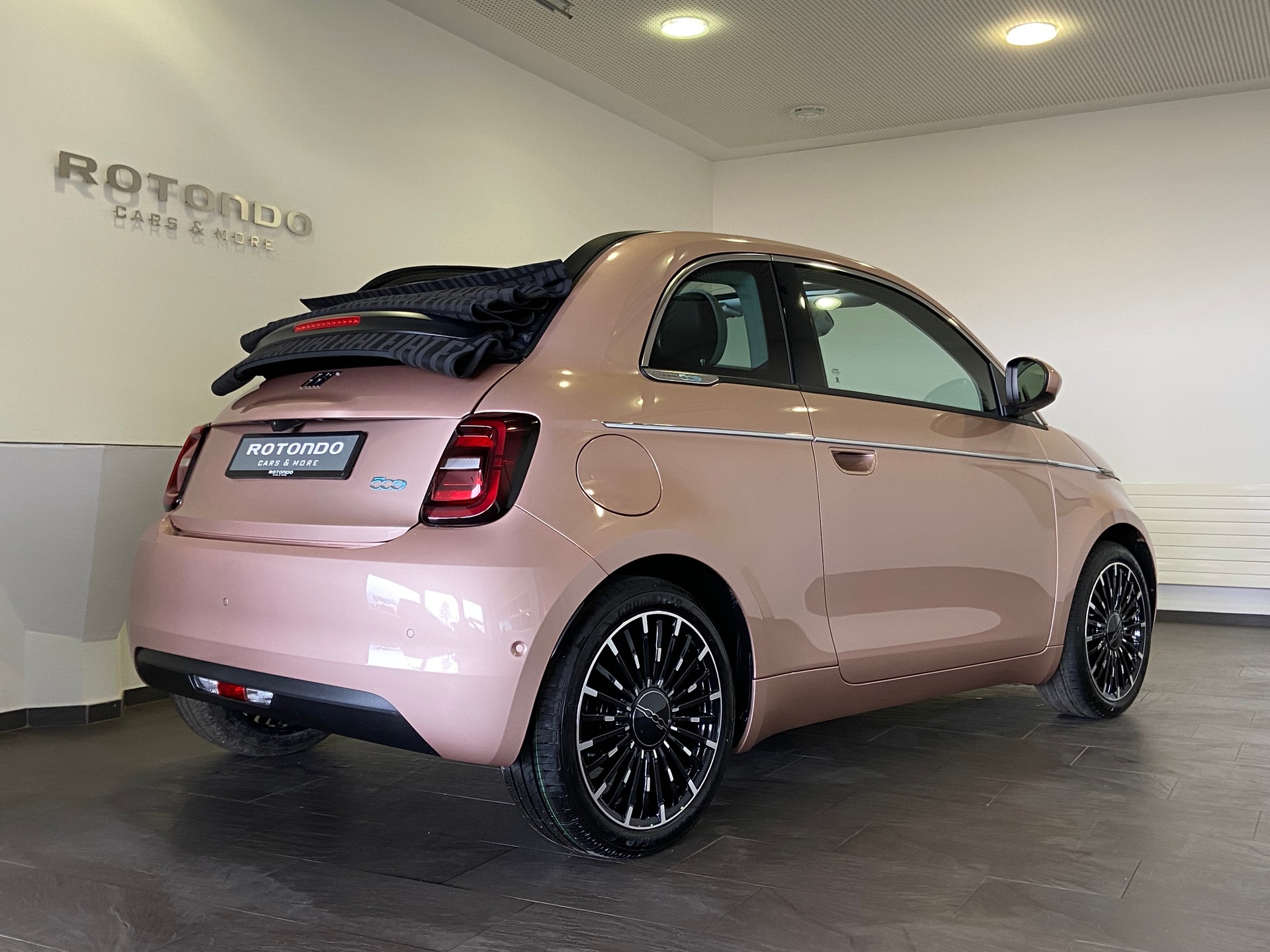 FIAT 500 C electric 87 kW La Prima-showroom-element-2