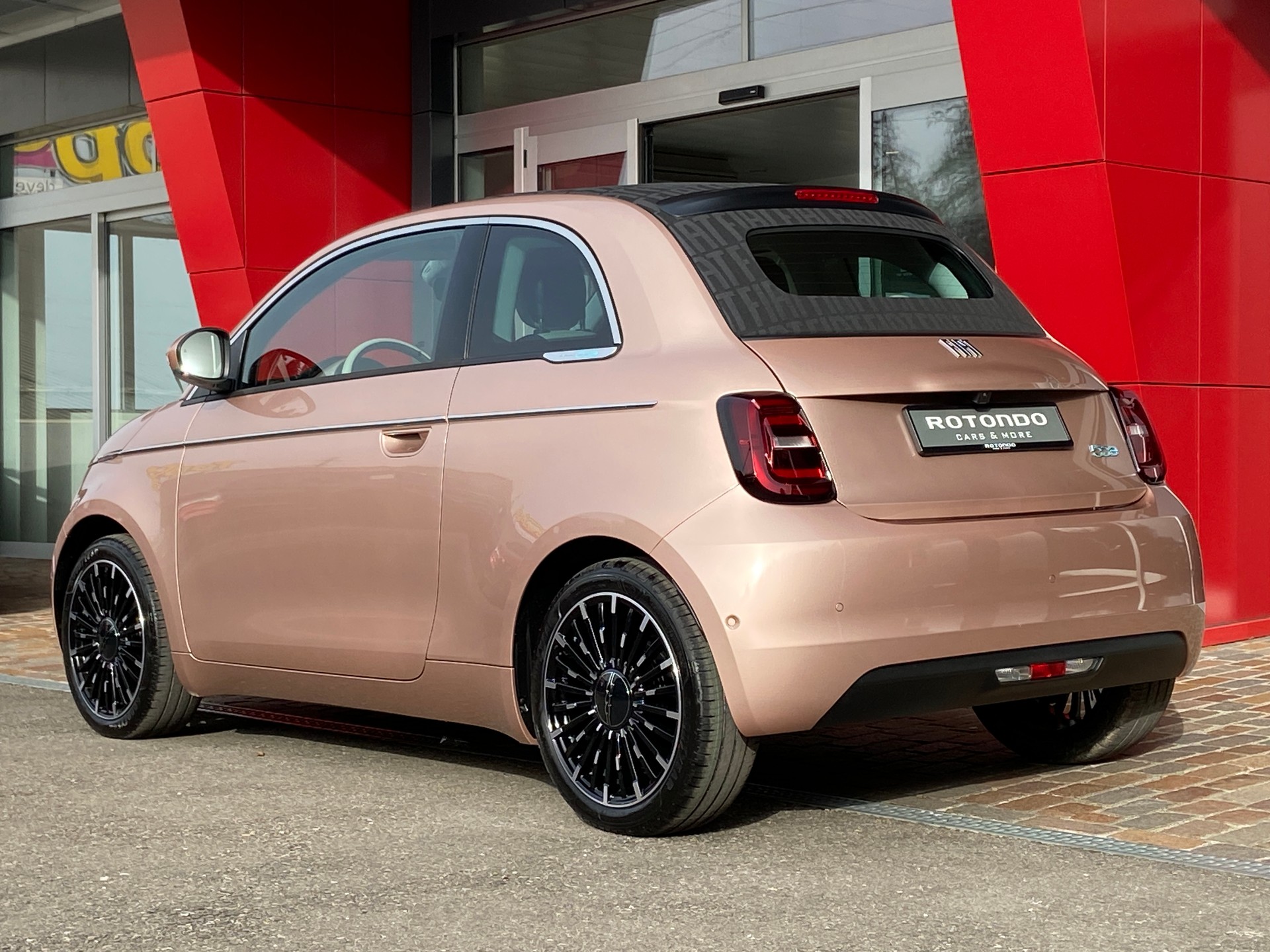 FIAT 500 C electric 87 kW La Prima-image-15