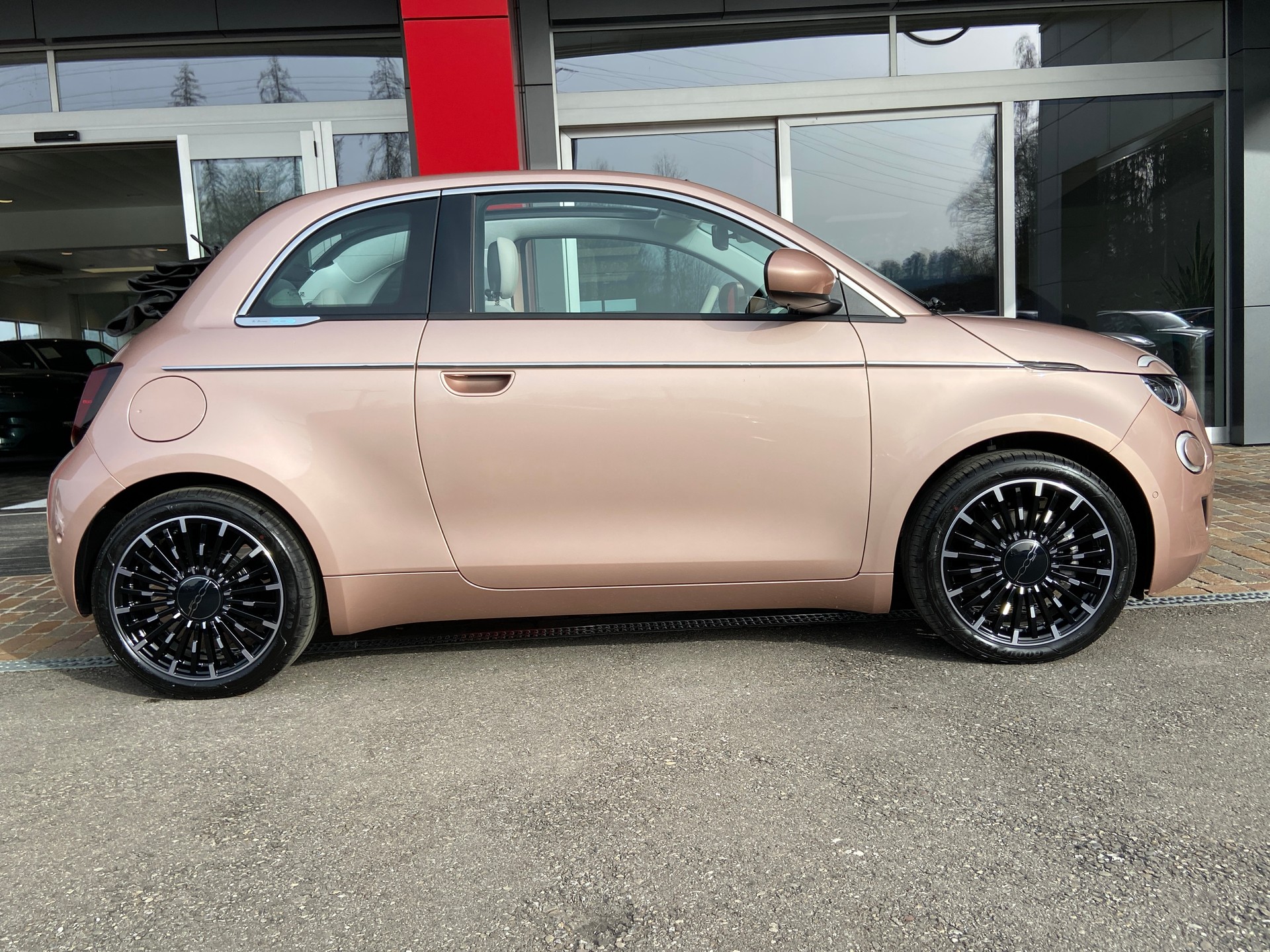FIAT 500 C electric 87 kW La Prima-image-14
