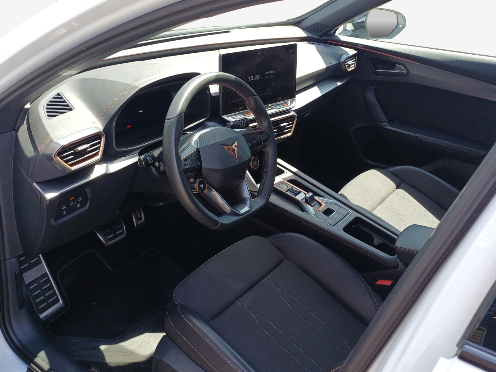 CUPRA Formentor 1.5 TSI DSG-image-7