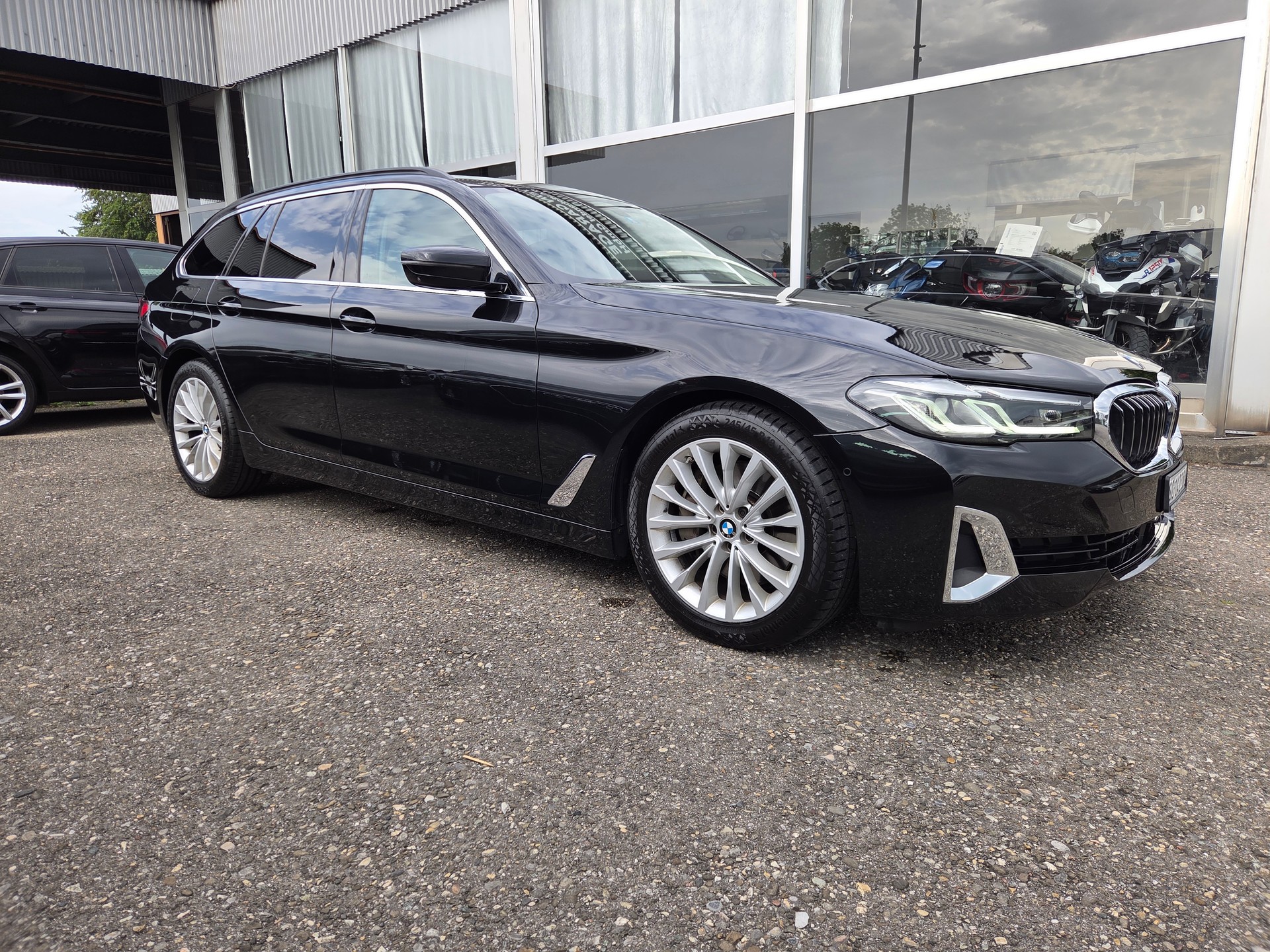BMW 530d xDrive 48V Touring Luxury Line Steptronic