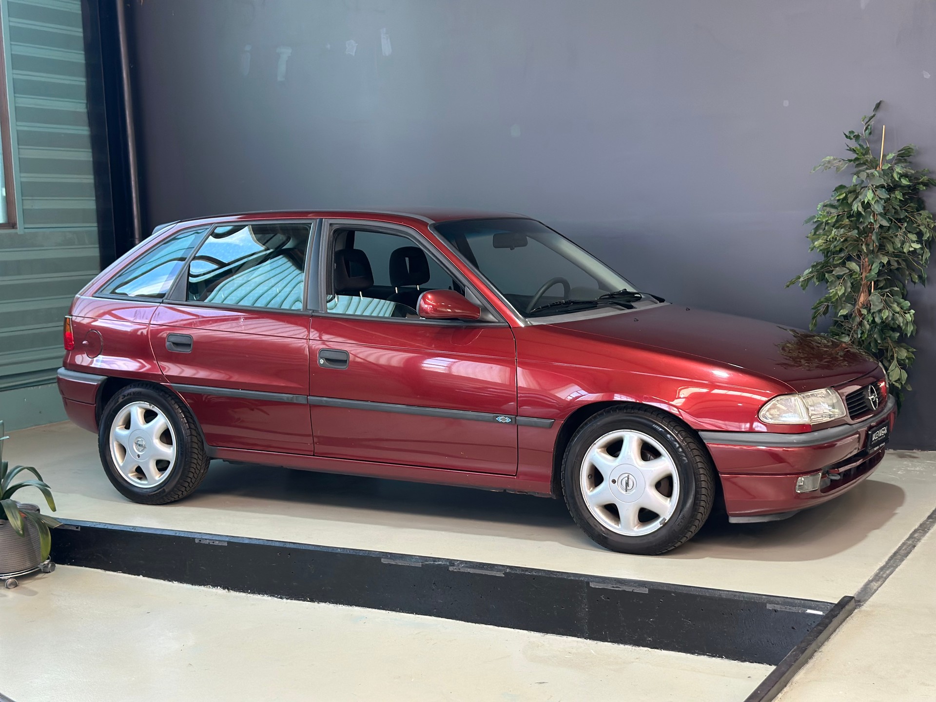 OPEL Astra 1.8i 16V GLS S-Tec-showroom-element-3