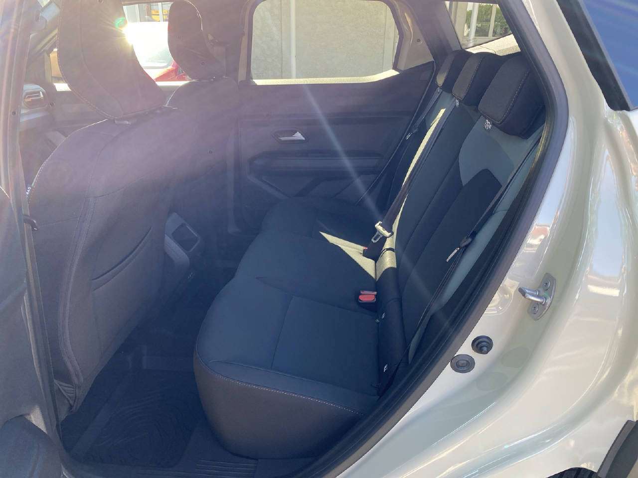 DACIA Duster 1.2 Hybrid Extreme 4WD-image-9