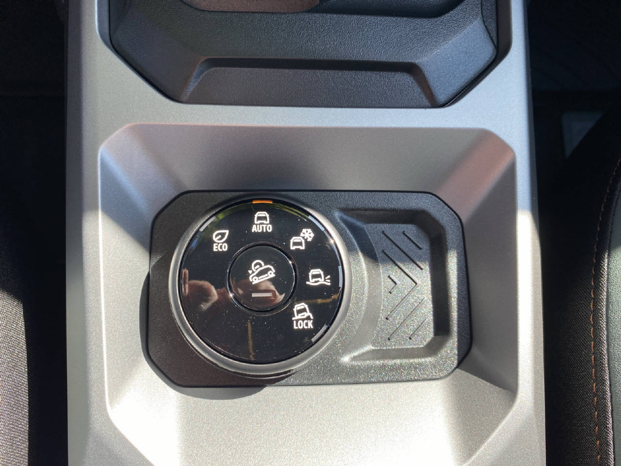 DACIA Duster 1.2 Hybrid Extreme 4WD-image-14