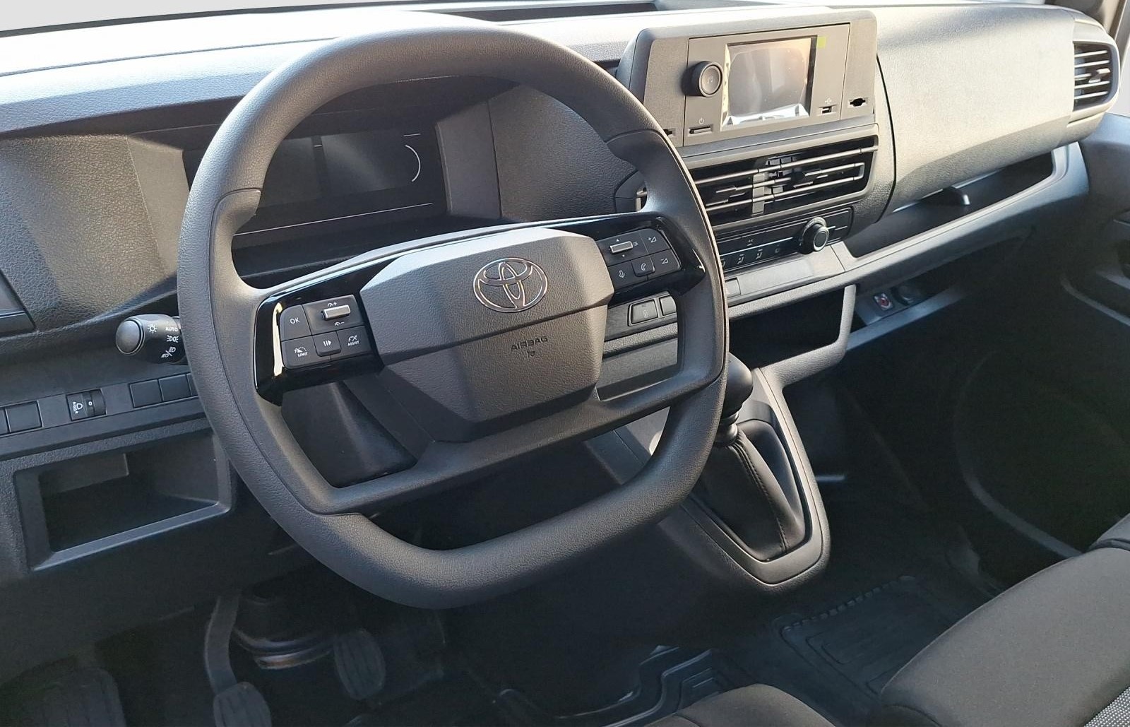 TOYOTA Proace 1.5D Panel Van Medium Active-image-5