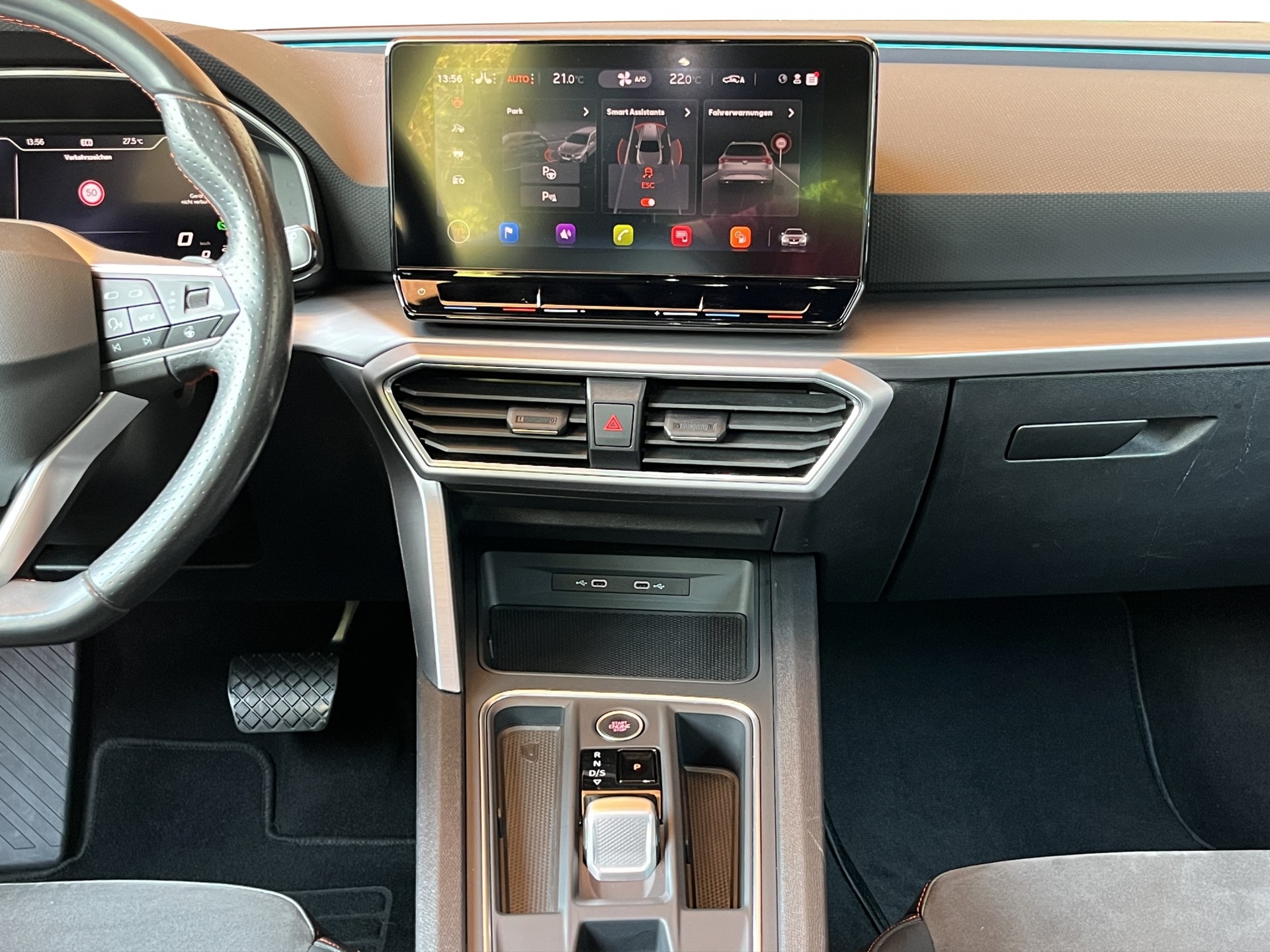 SEAT Leon ST 1.5 eTSI mHEV DSG FR-image-9