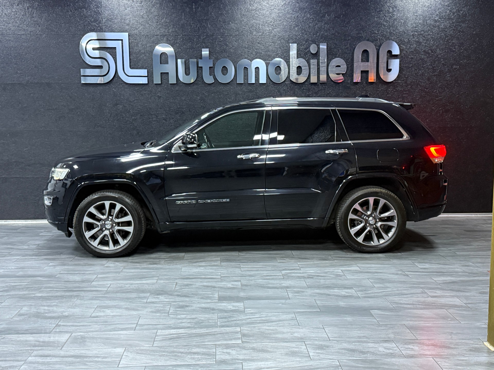 JEEP Grand Cherokee 3.0 CRD Summit Automatic-image-5