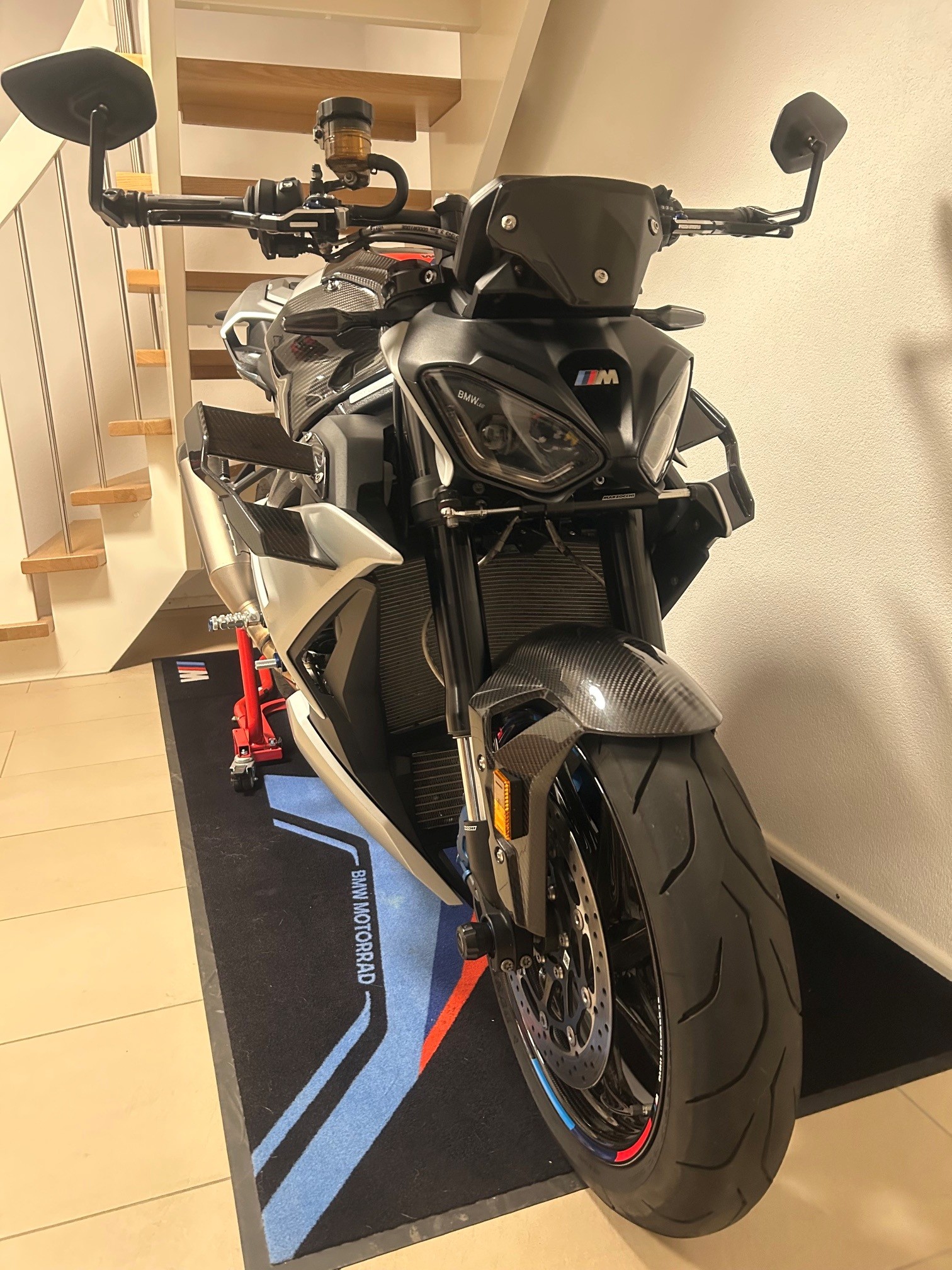 BMW M 1000 R-image-0