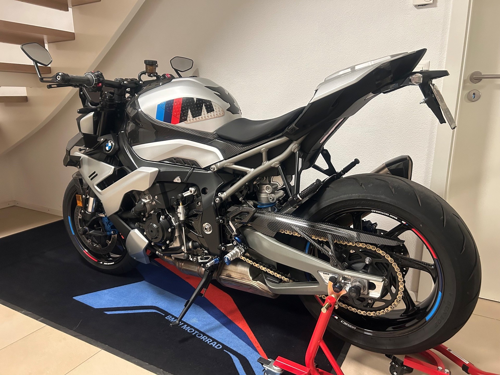 BMW M 1000 R-image-2
