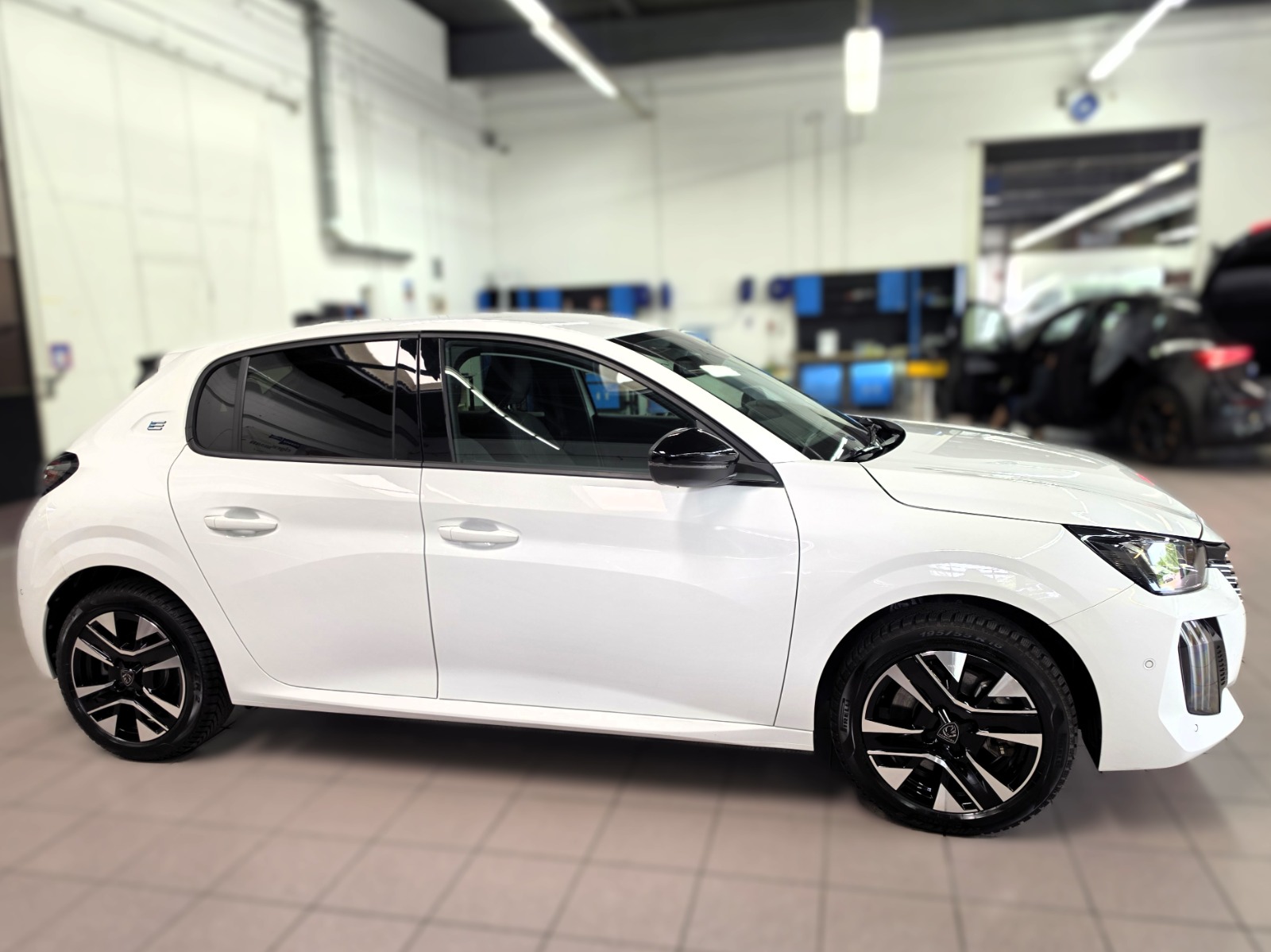 PEUGEOT 208 Elektrik 100 kW Allure-image-6