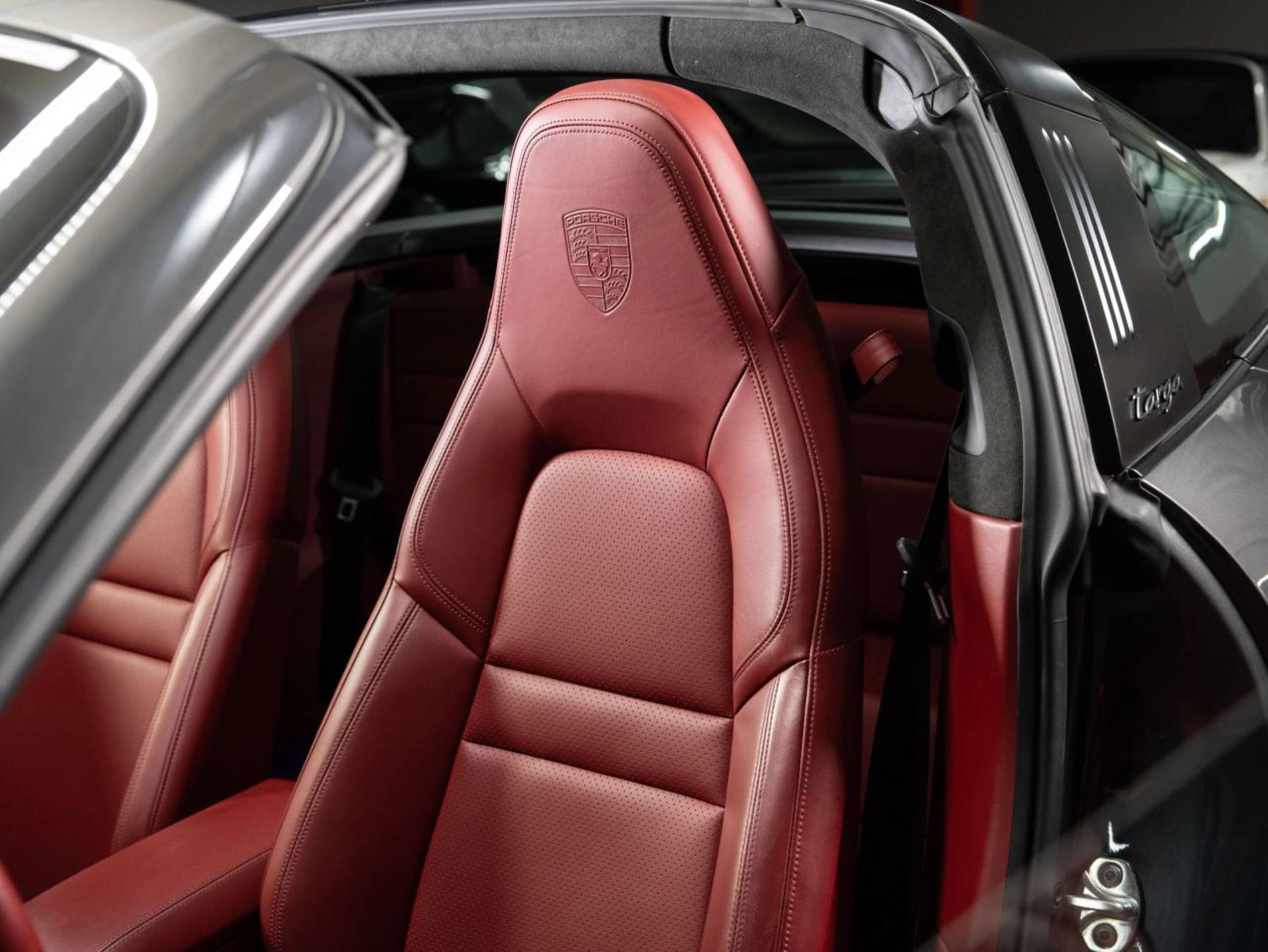PORSCHE 911 Targa 4 GTS (MY22)-image-17