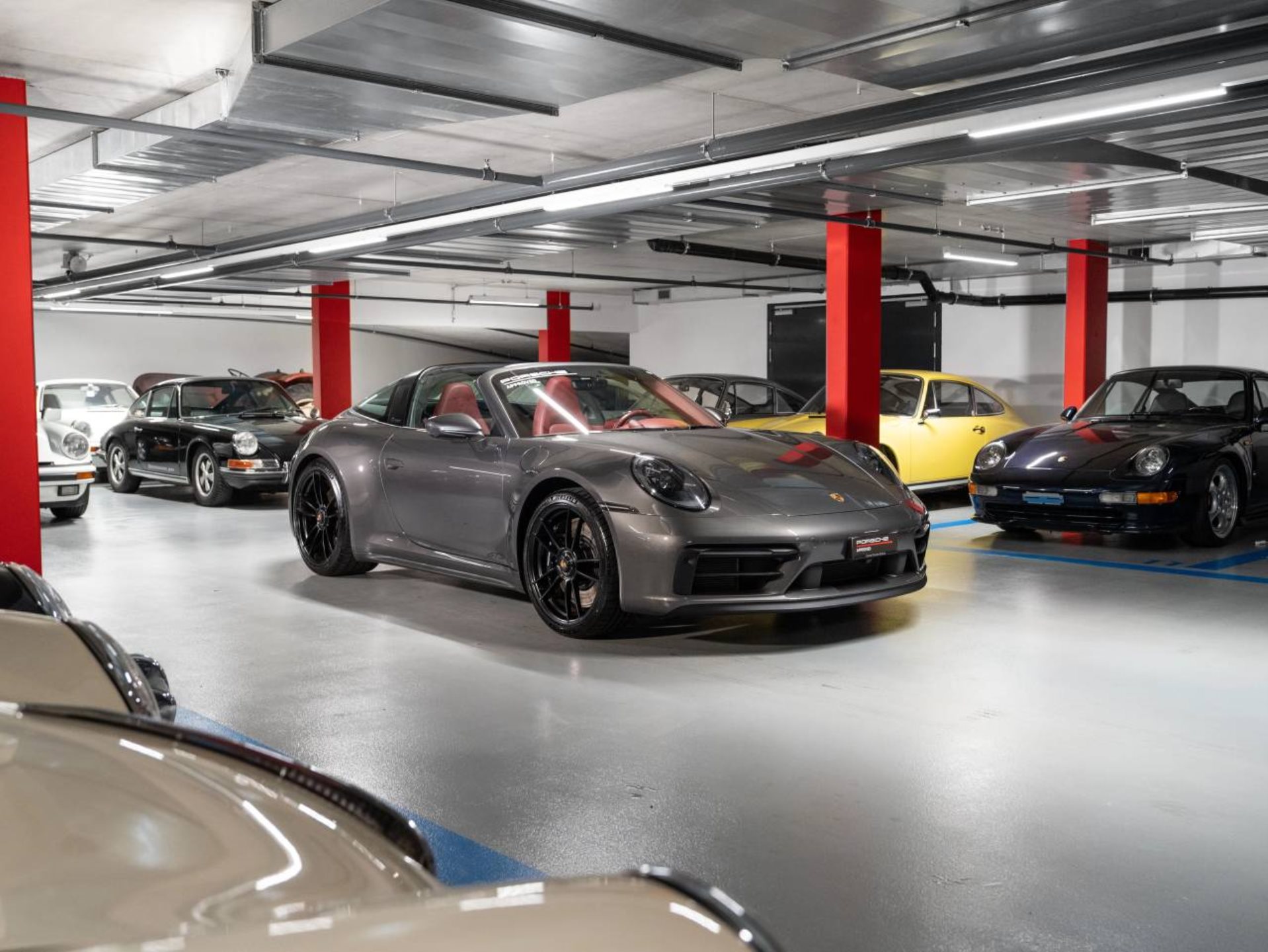 PORSCHE 911 Targa 4 GTS (MY22)-image-8