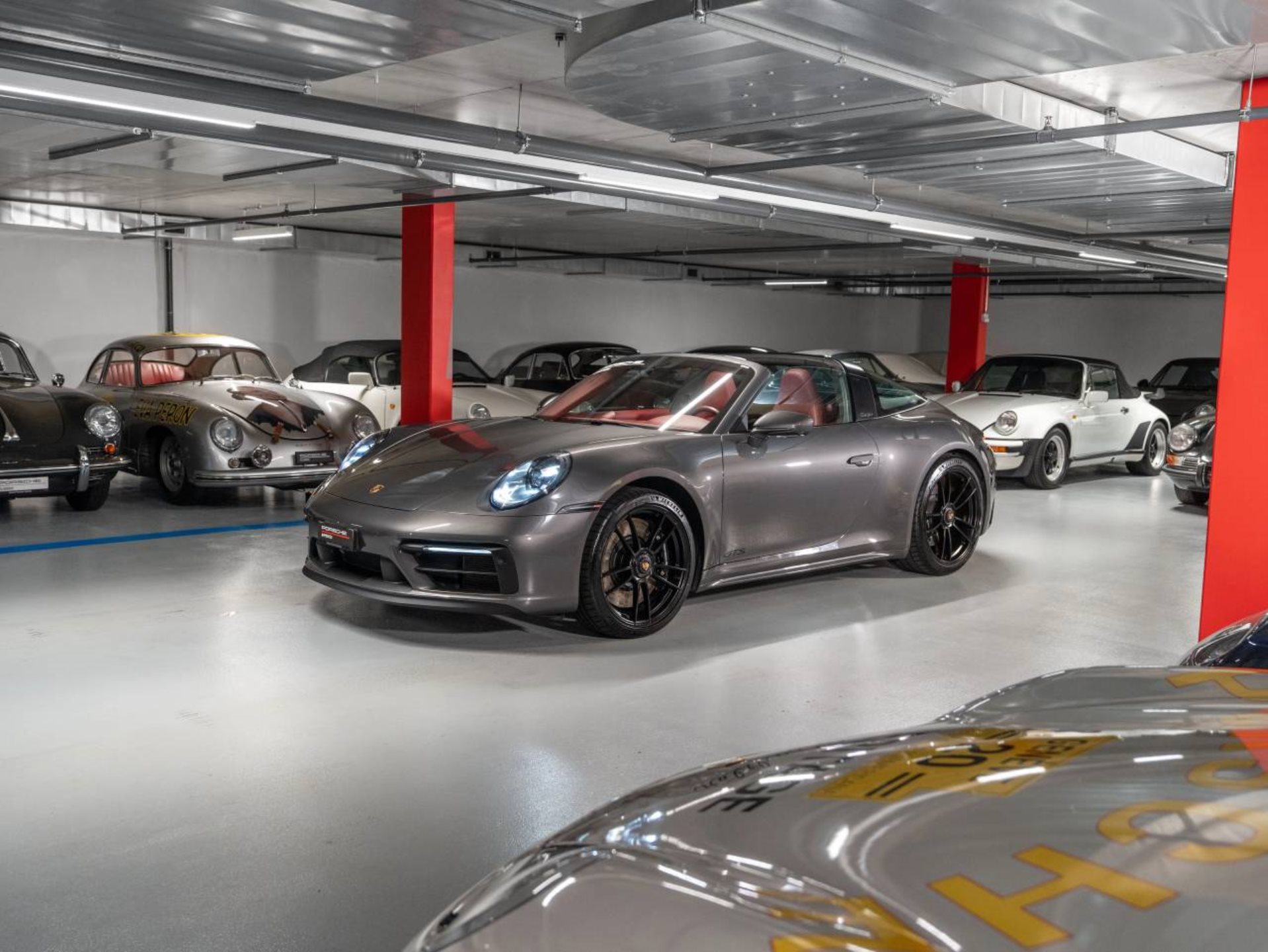 PORSCHE 911 Targa 4 GTS (MY22)