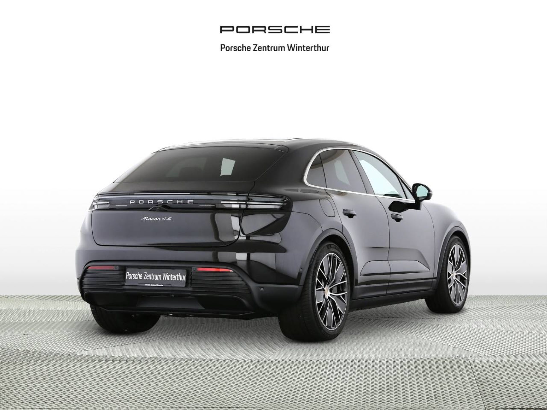 PORSCHE Macan 4S-showroom-element-2