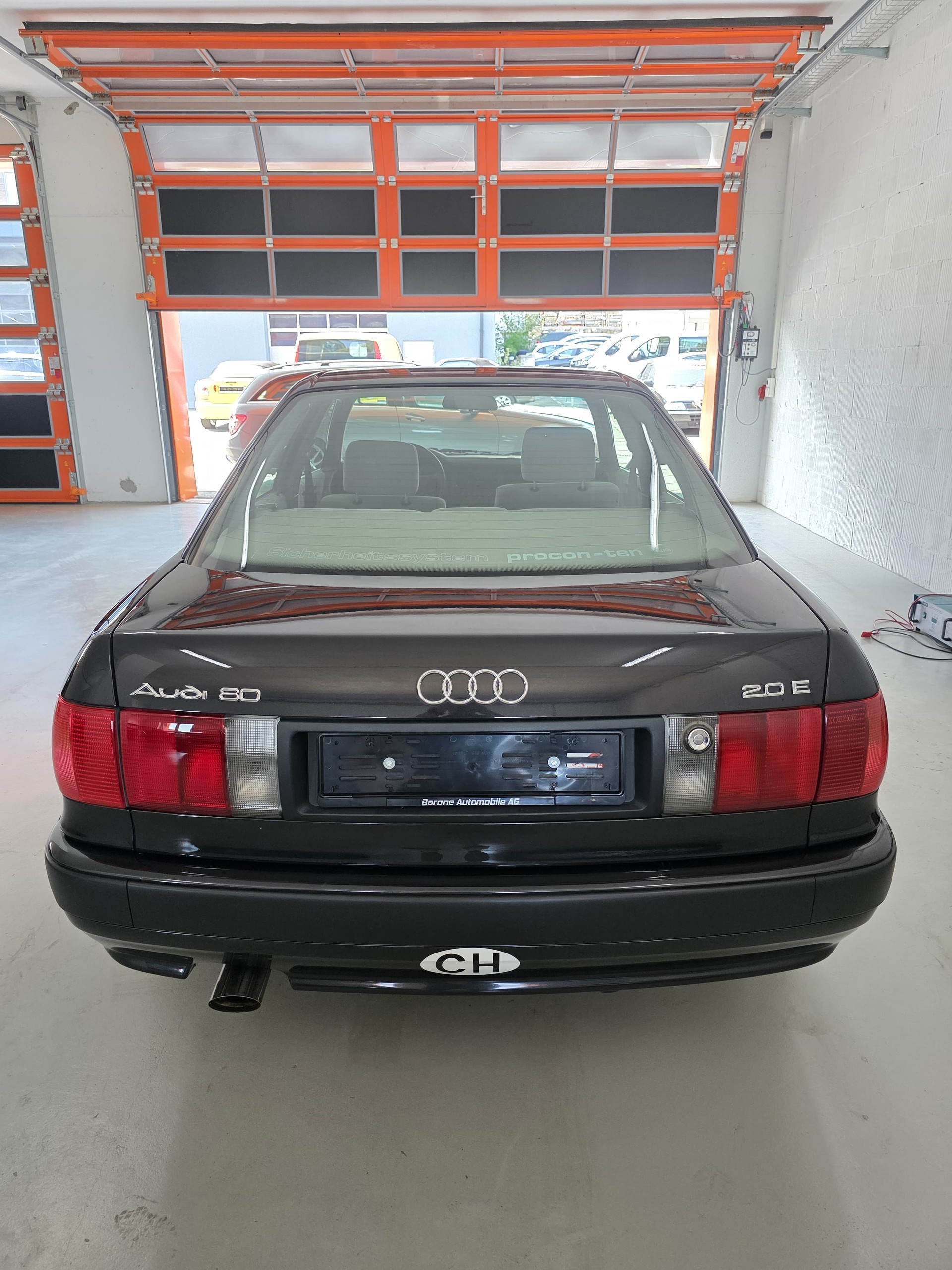 AUDI 80 2.0 E-image-4