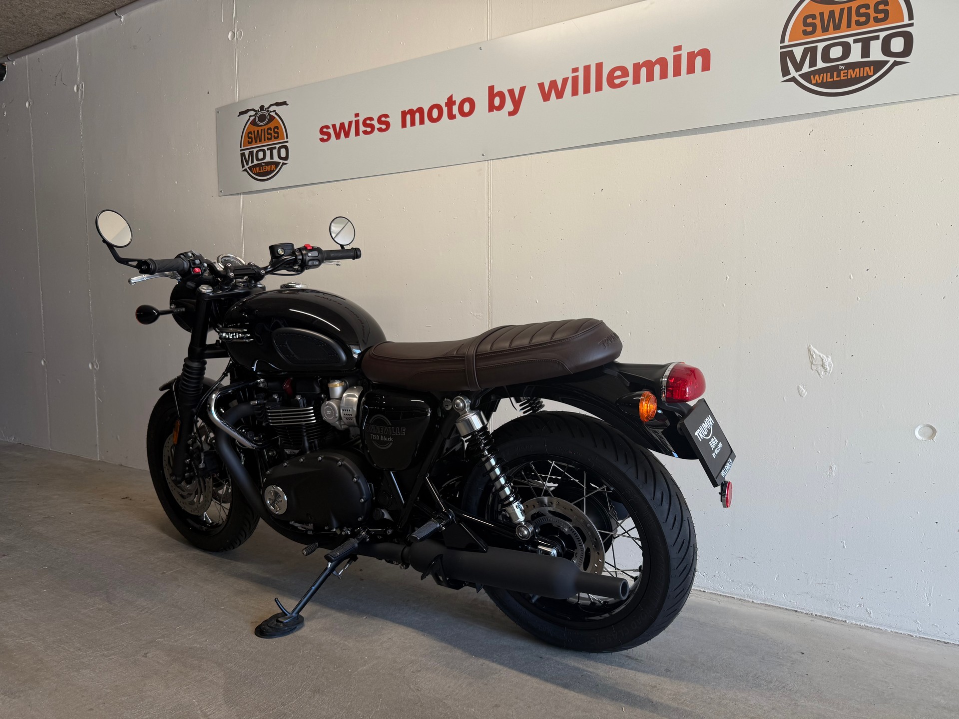 TRIUMPH Bonneville T120 Black-image-2