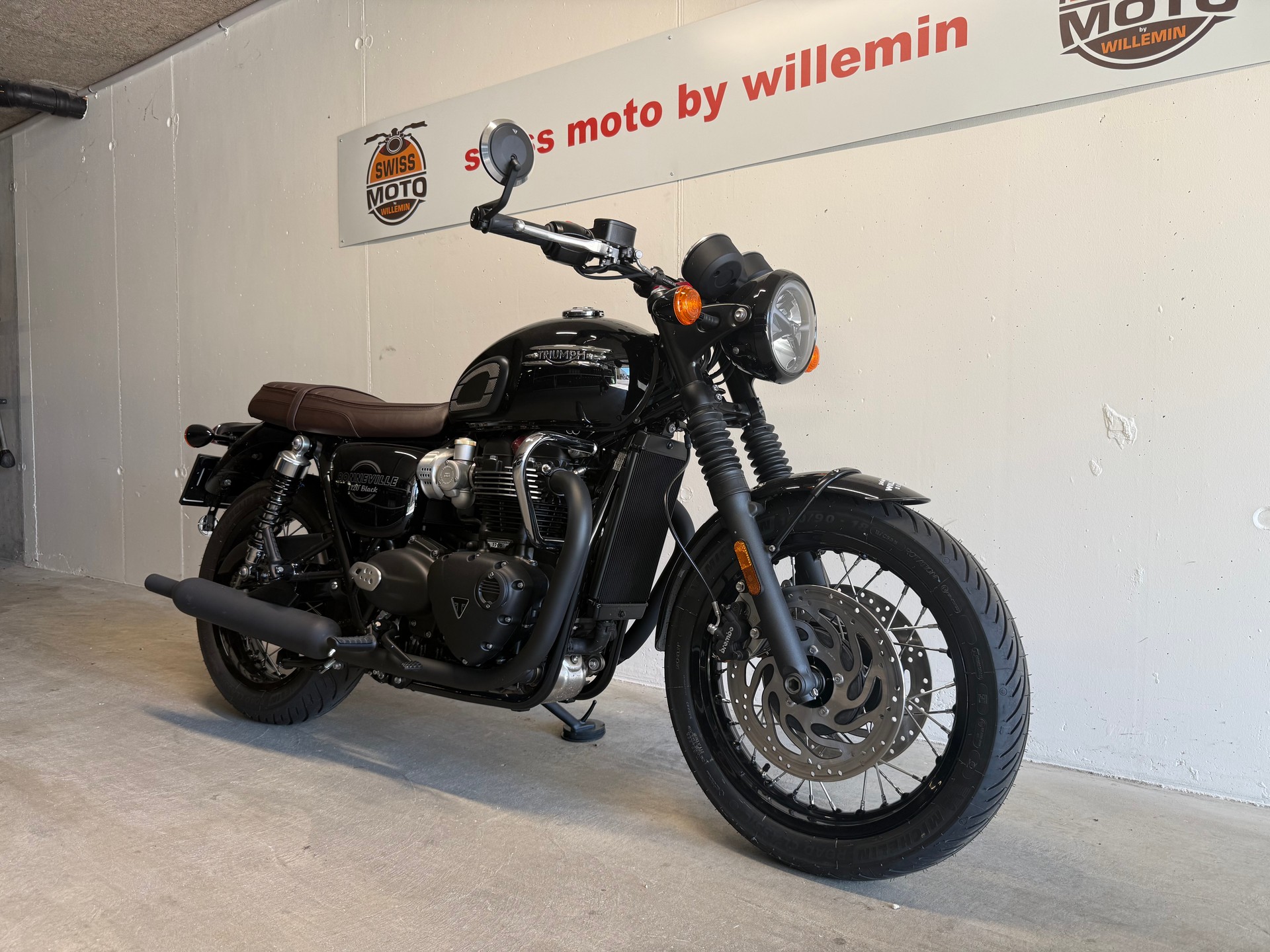 TRIUMPH Bonneville T120 Black-image-8