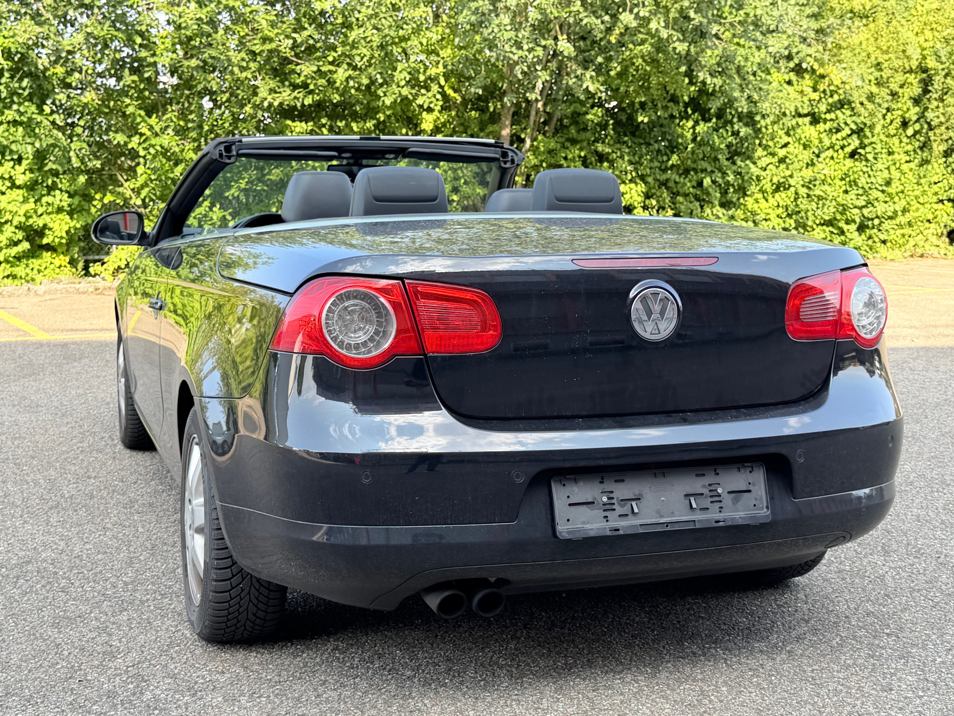 VW Eos 2.0 FSI Turbo-image-2