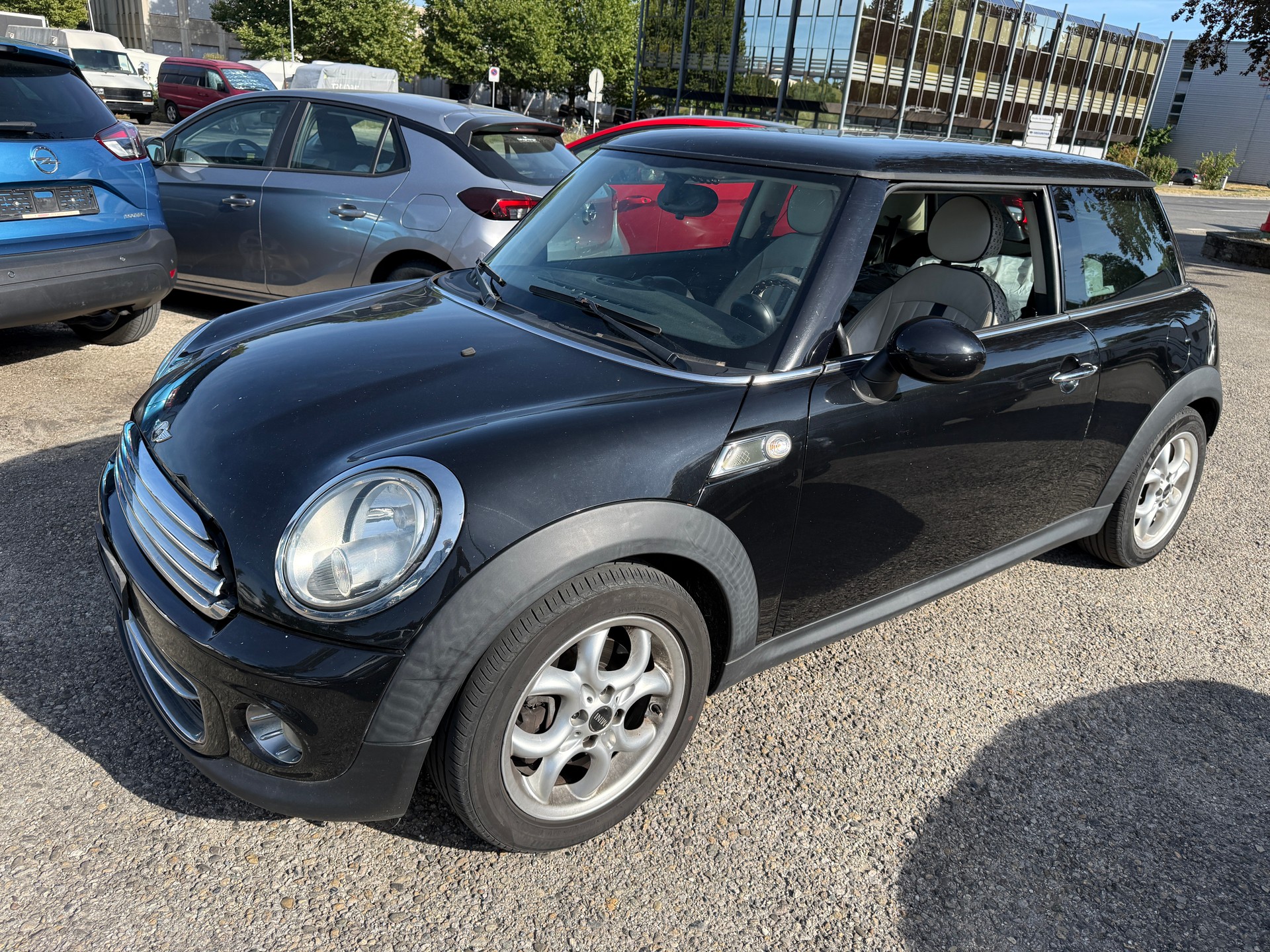 MINI Cooper-image-1