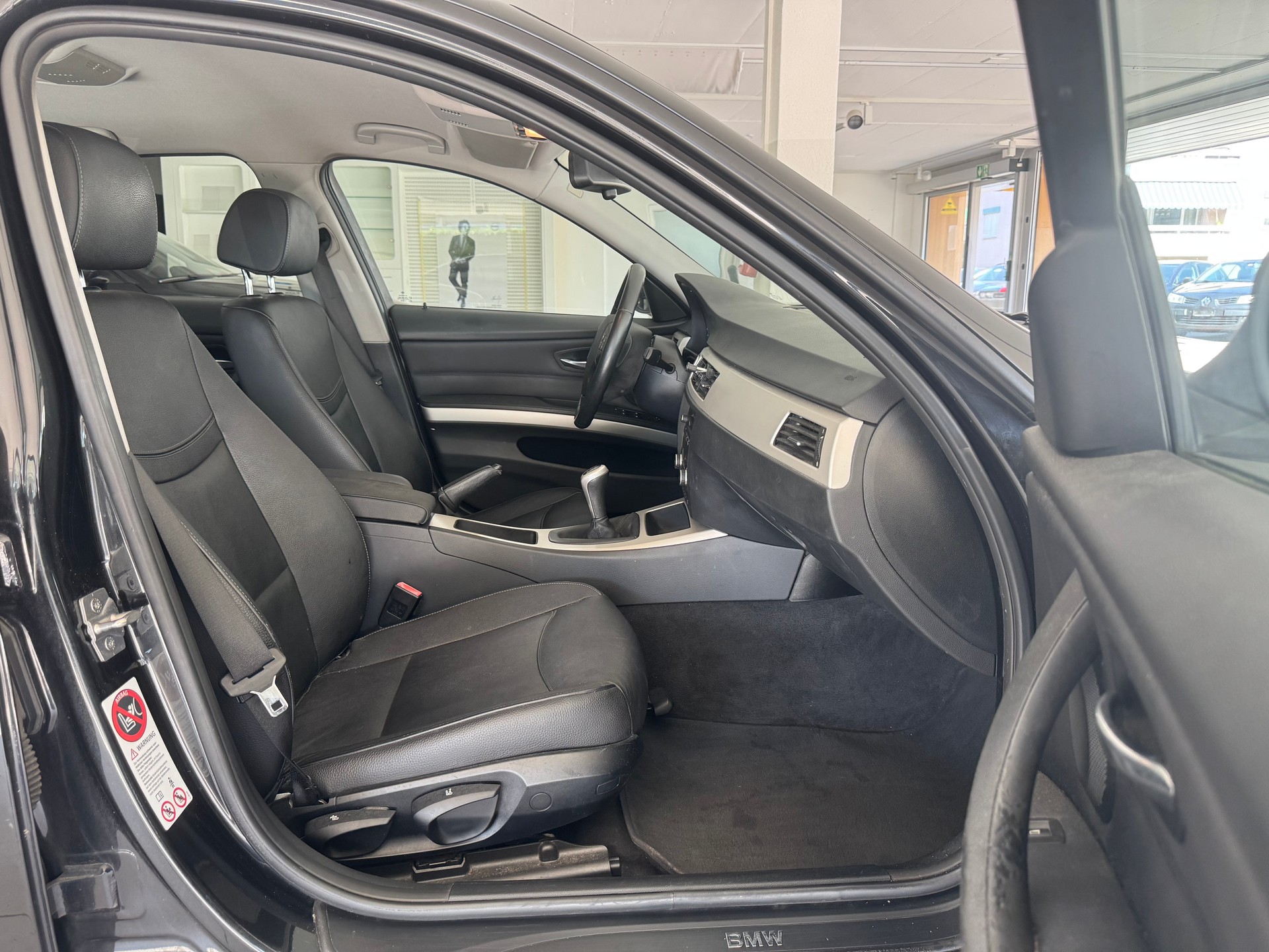 BMW 320d-image-11