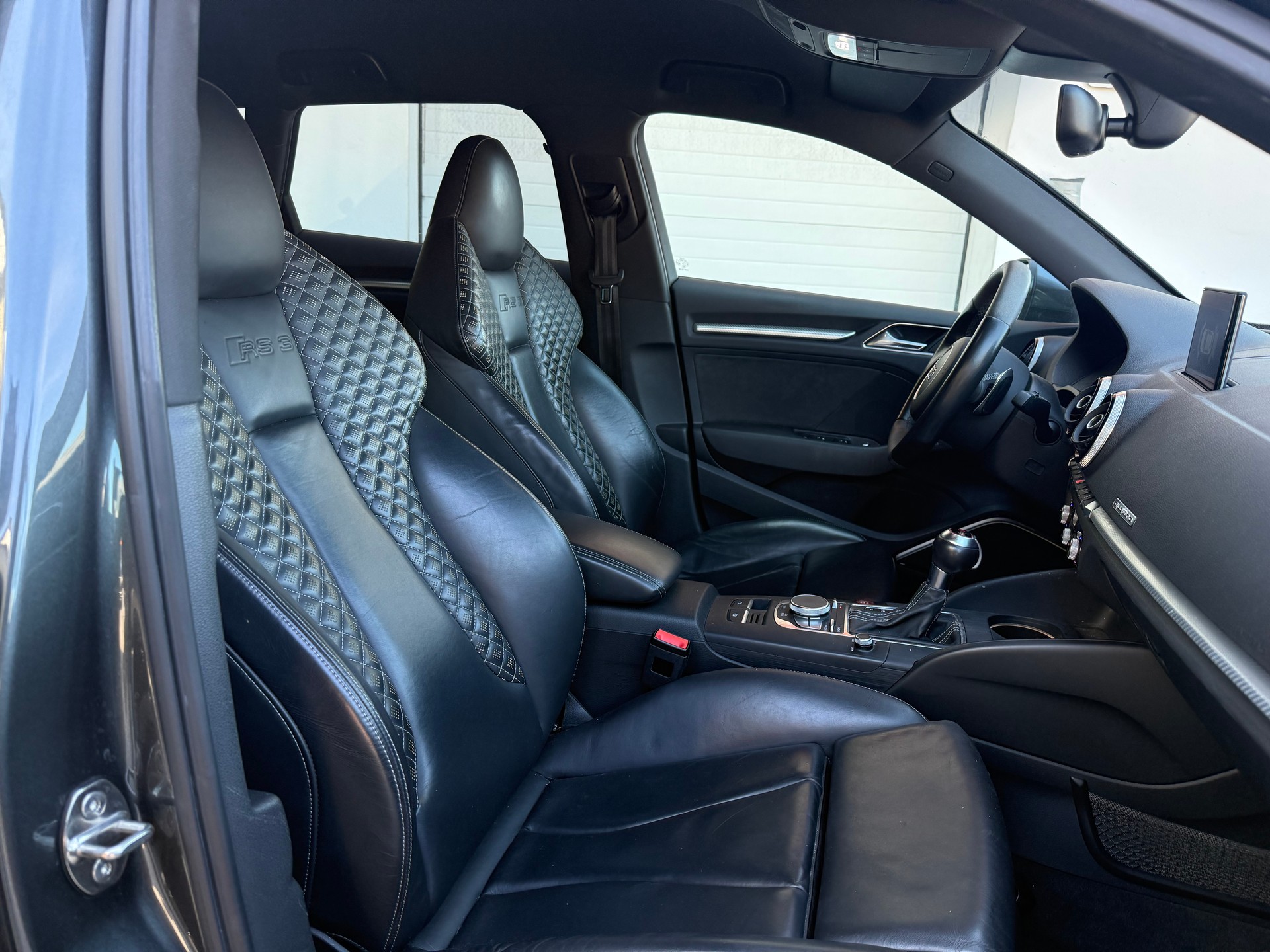 AUDI RS3 2.5 TSI quattro S-tronic-image-8