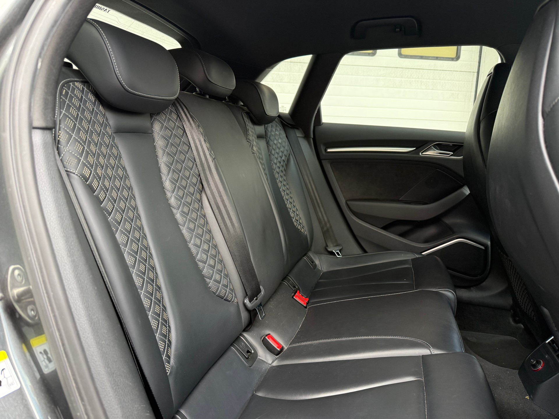 AUDI RS3 2.5 TSI quattro S-tronic-image-10