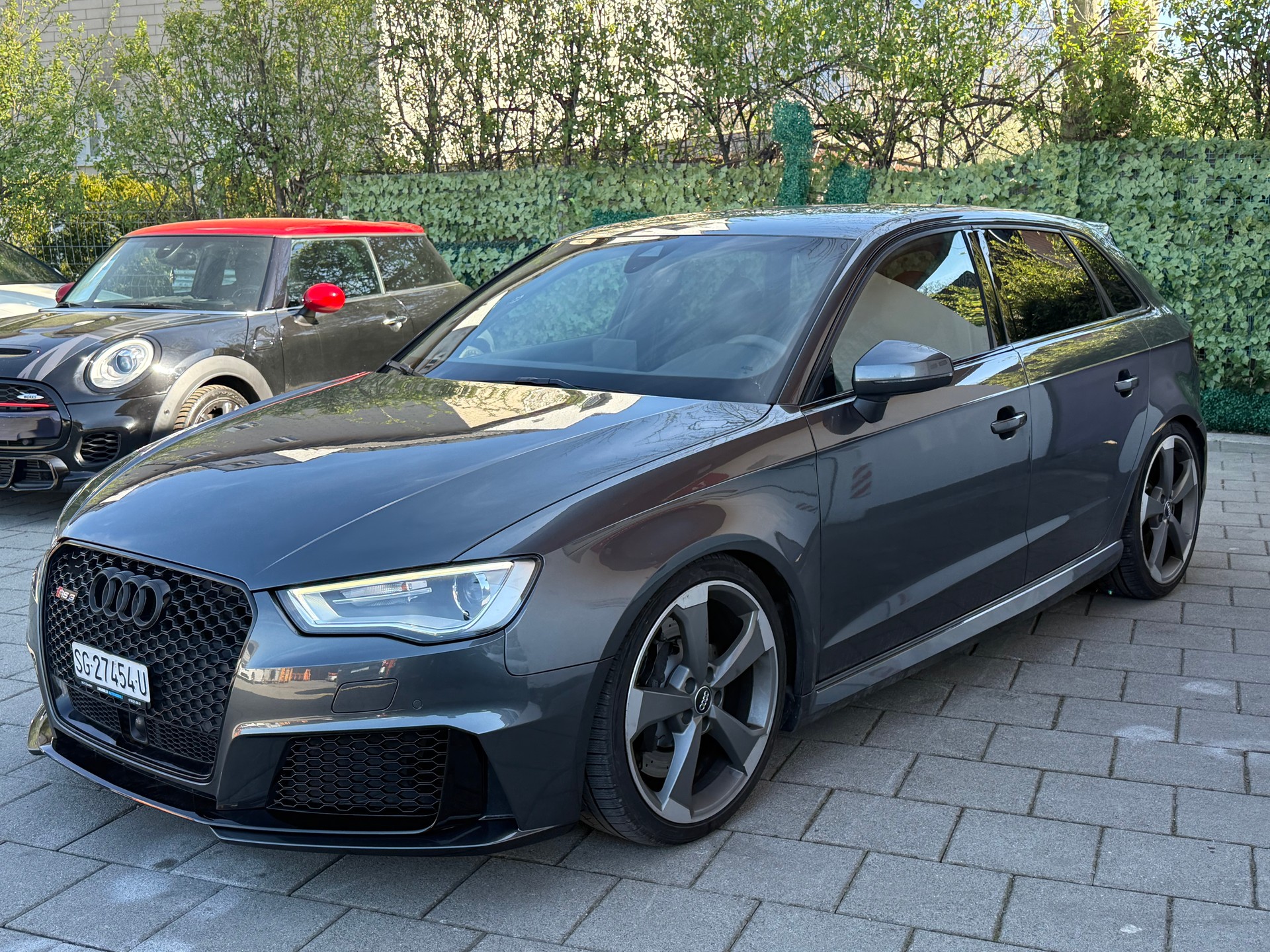 AUDI RS3 2.5 TSI quattro S-tronic-image-2