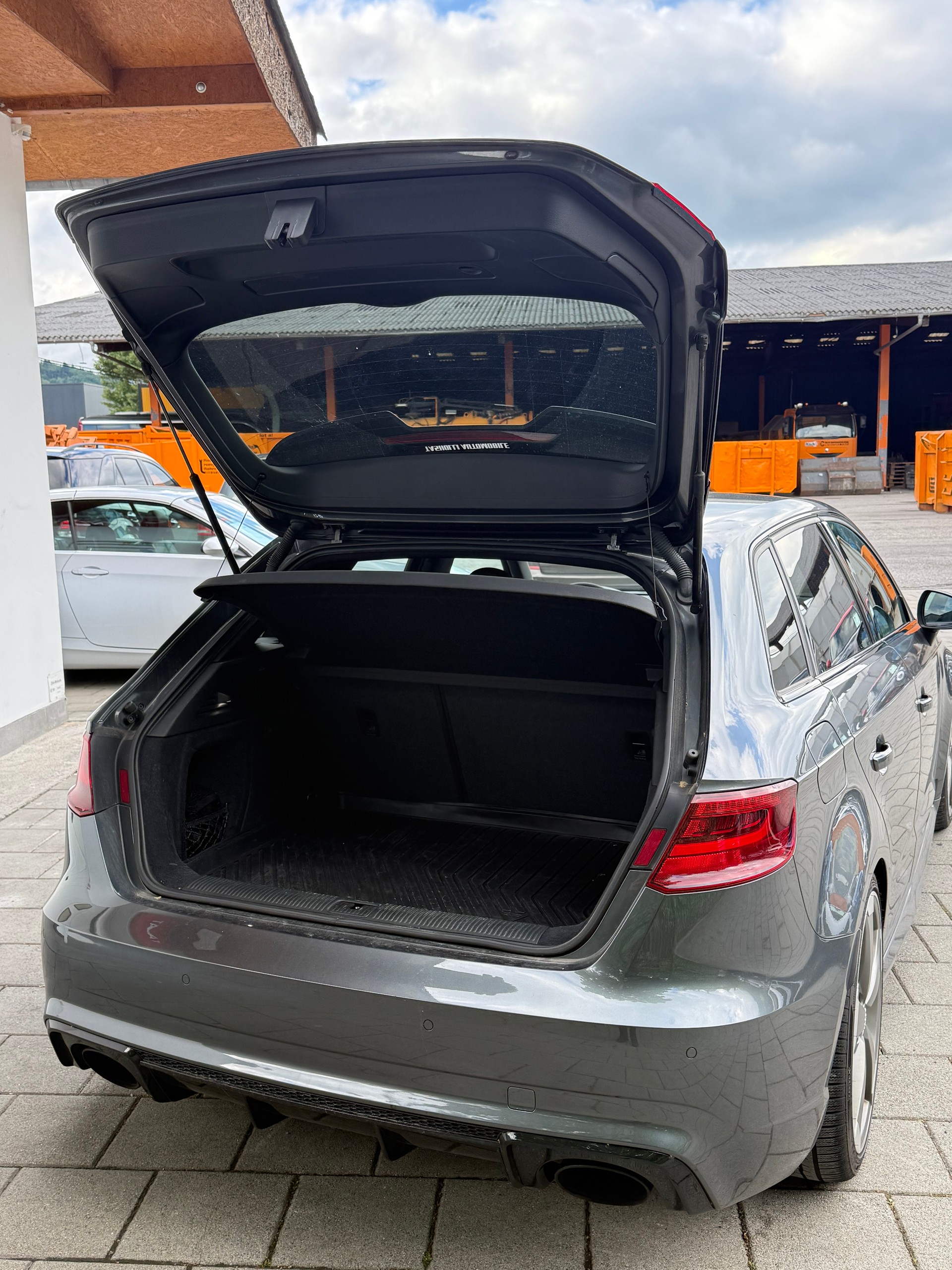 AUDI RS3 2.5 TSI quattro S-tronic-image-5