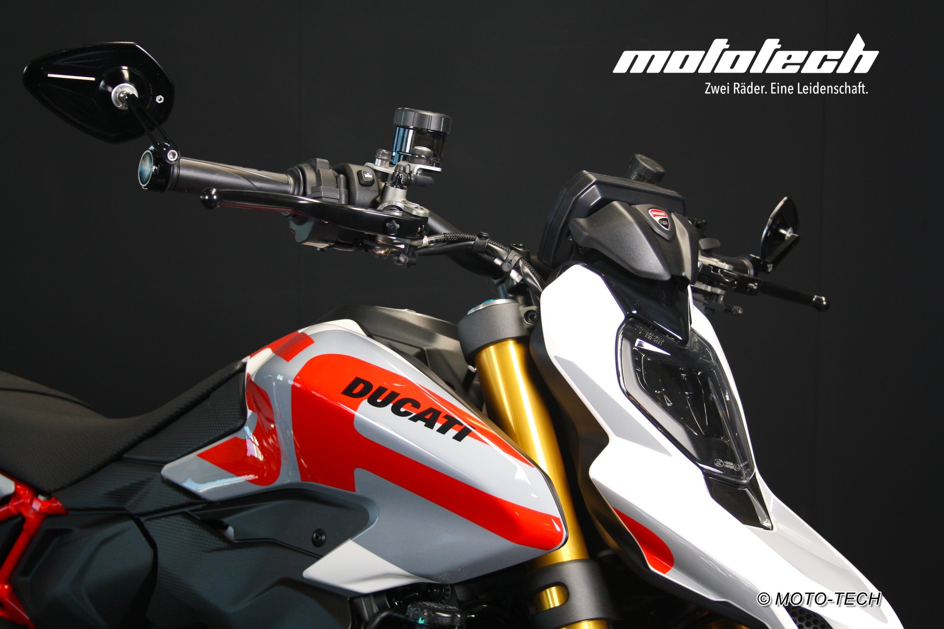 DUCATI Hypermotard V2 SP-image-10