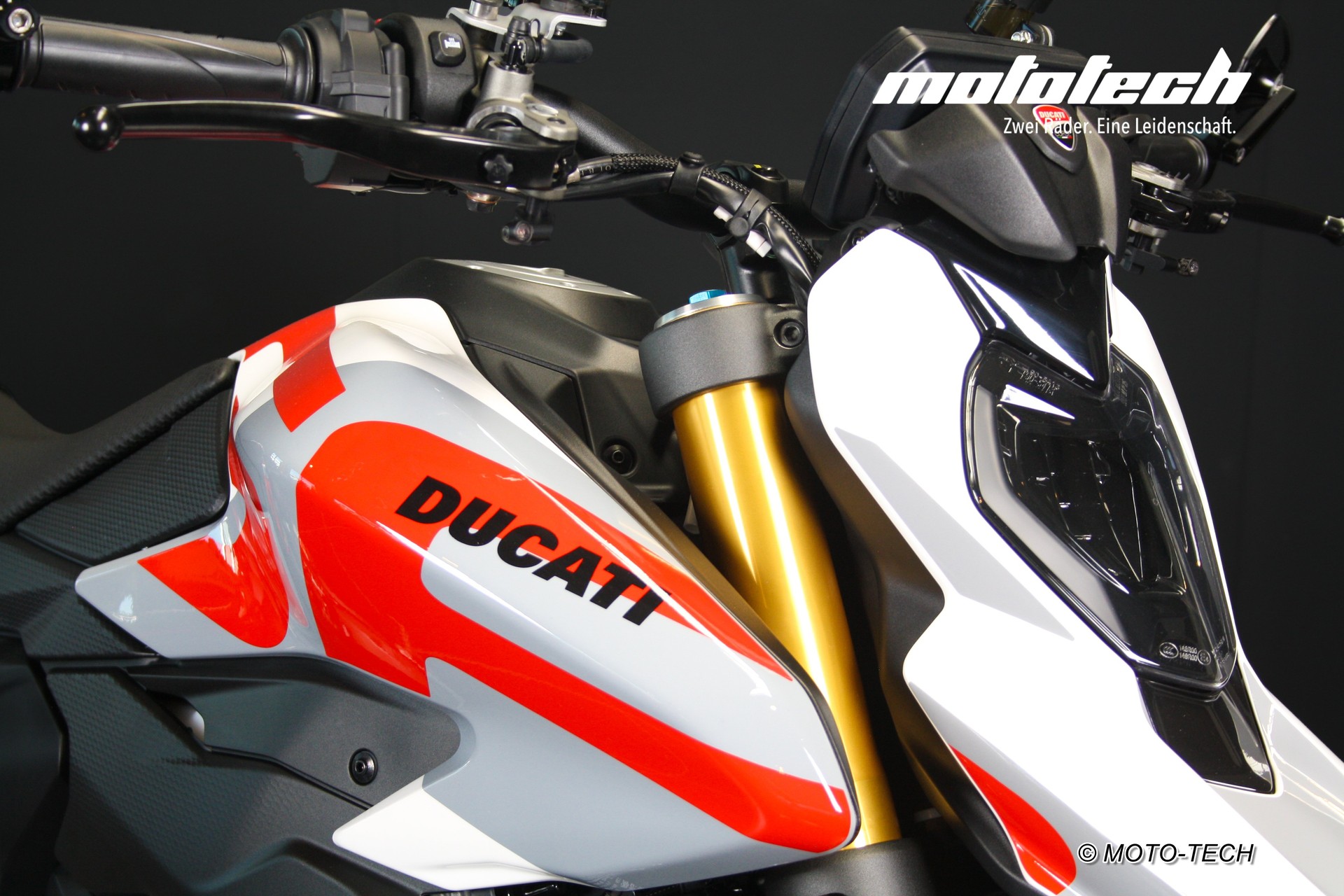 DUCATI Hypermotard V2 SP-image-11