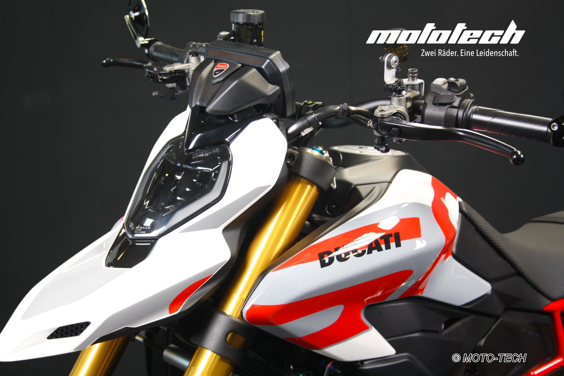 DUCATI Hypermotard V2 SP-image-14