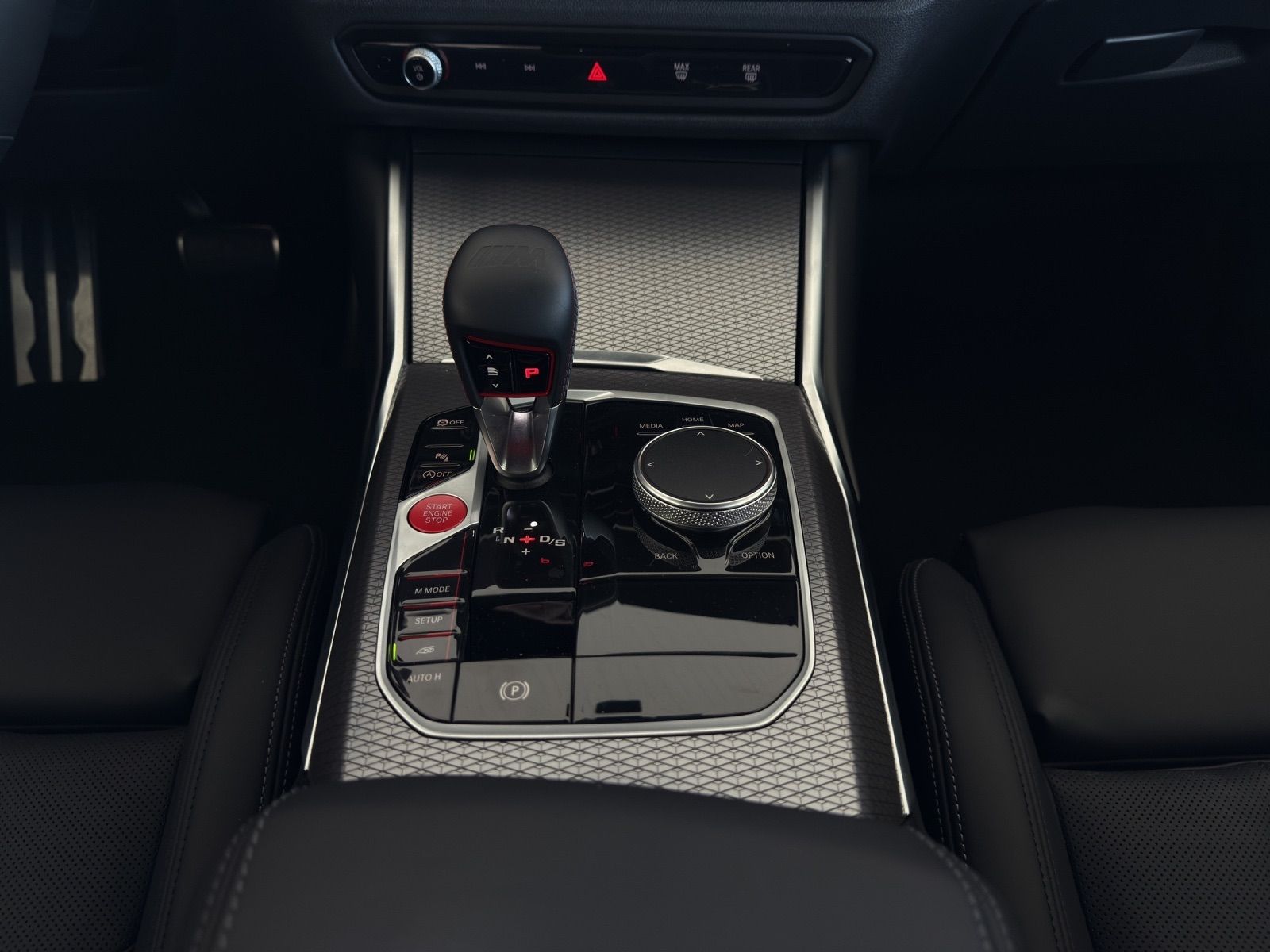 BMW M4 Coupé Competition M xDrive-image-12
