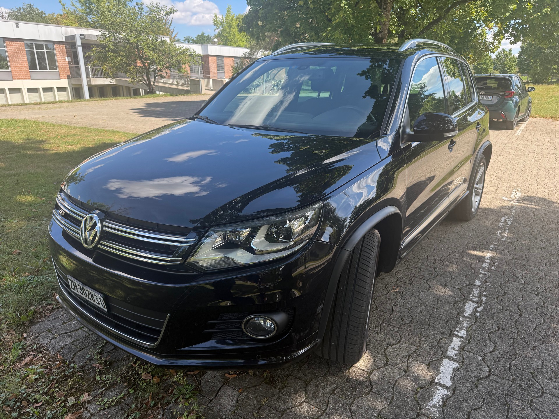 VW Tiguan 2.0 TDI BMT R-Line Design 4Motion DSG