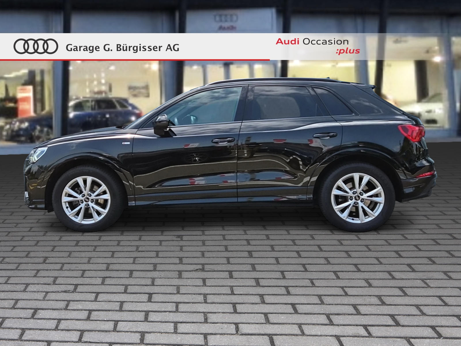 AUDI audi Q3 35 TFSI S line Attraction S-tronic Mythosschwarz Metallic-showroom-element-2