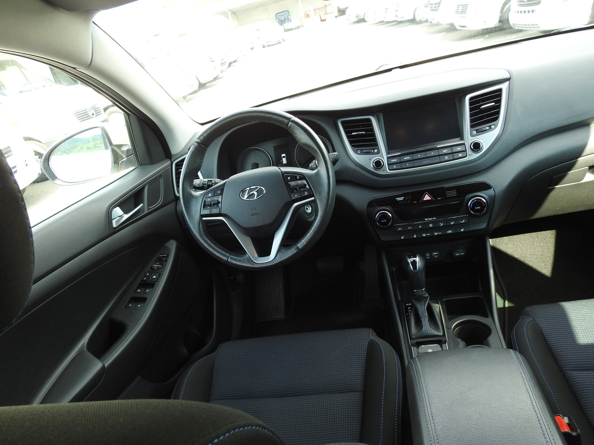 HYUNDAI Tucson 2.0 CRDI Plena 4WD Automatic-image-19